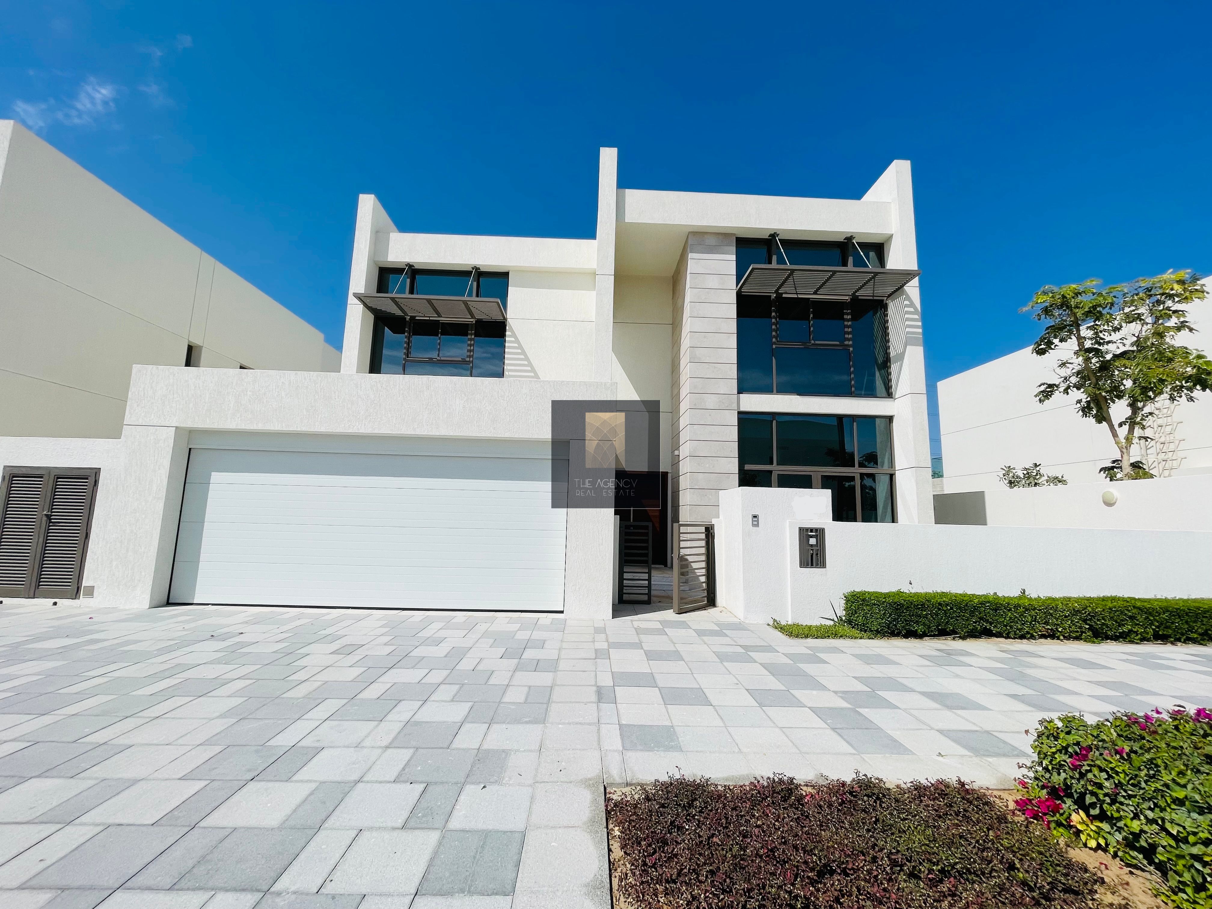 Brand New | 4 Bed Villa | Single Row | Lift | Pool