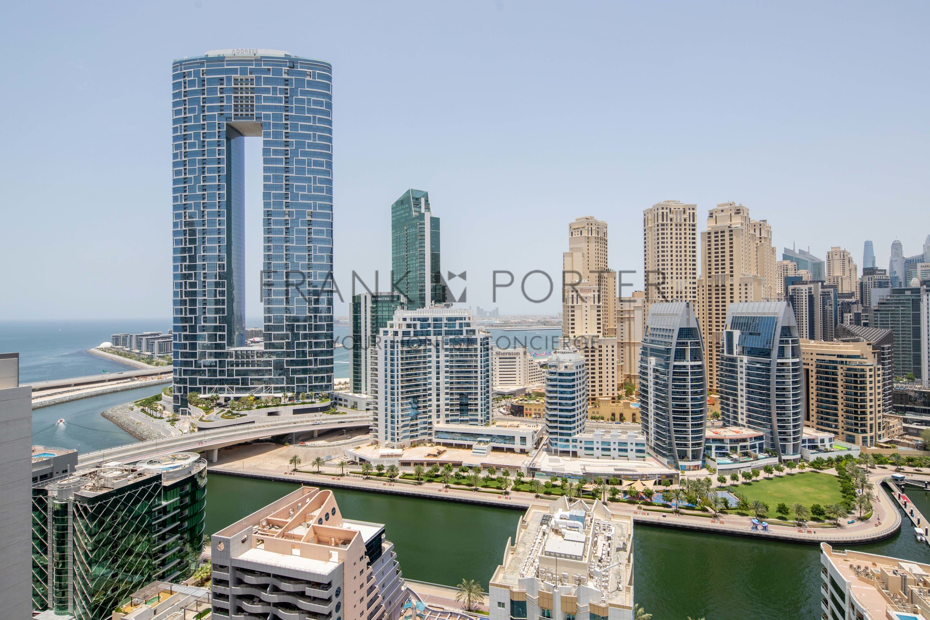 Bright & Stylish Studio w/ Amazing Marina Views!
