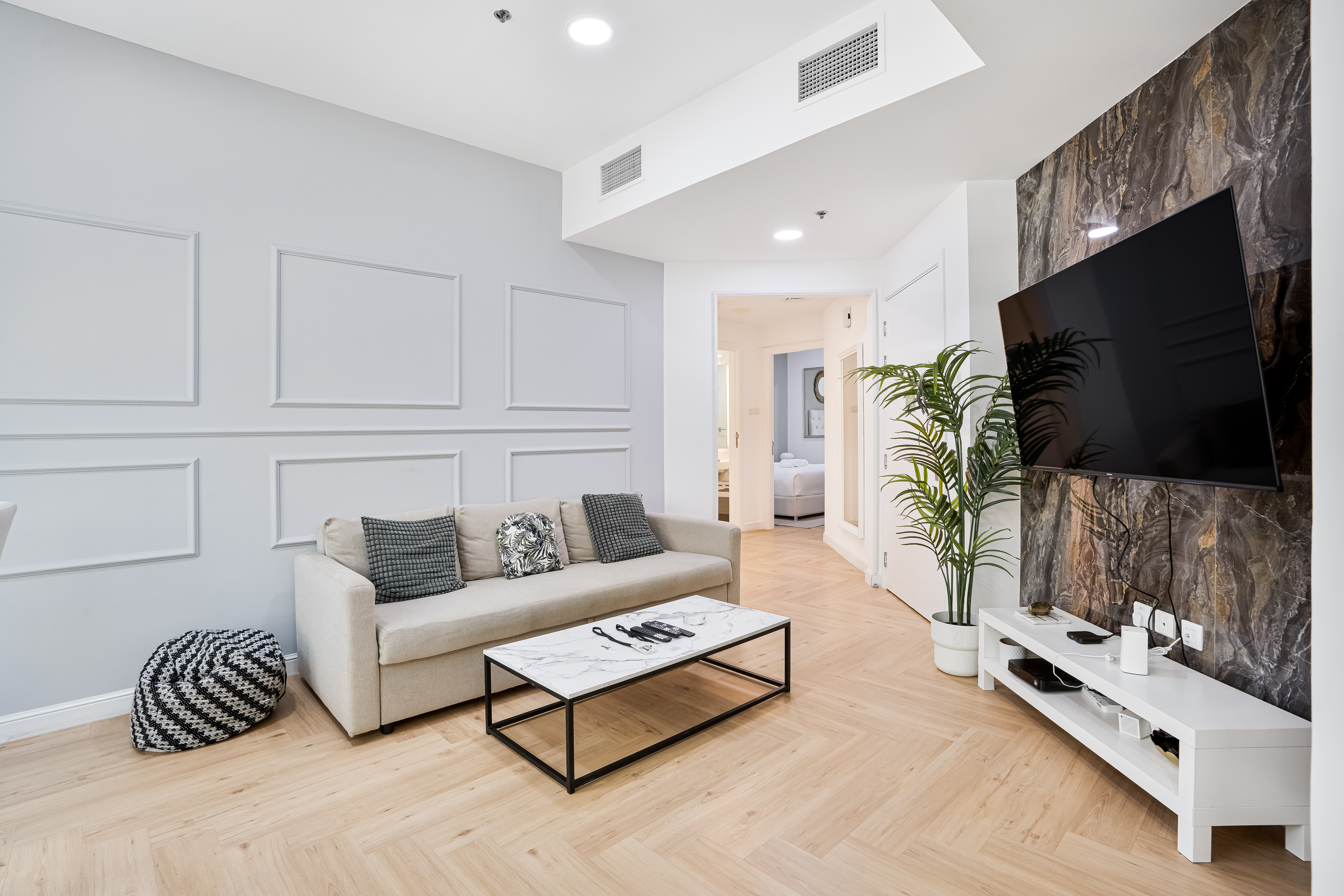 Stunning 2BR APT with Sauna and Gym | Furnished | Flexible term