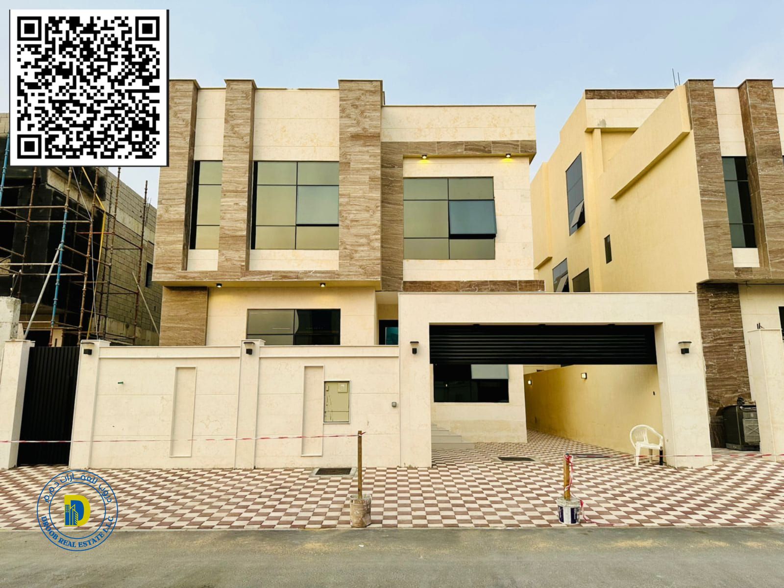 For sale, a 5-room villa and a roof in Al Yasmine, Ajman, 100% bank financing, freehold for all nationalities, price includes air conditioning.