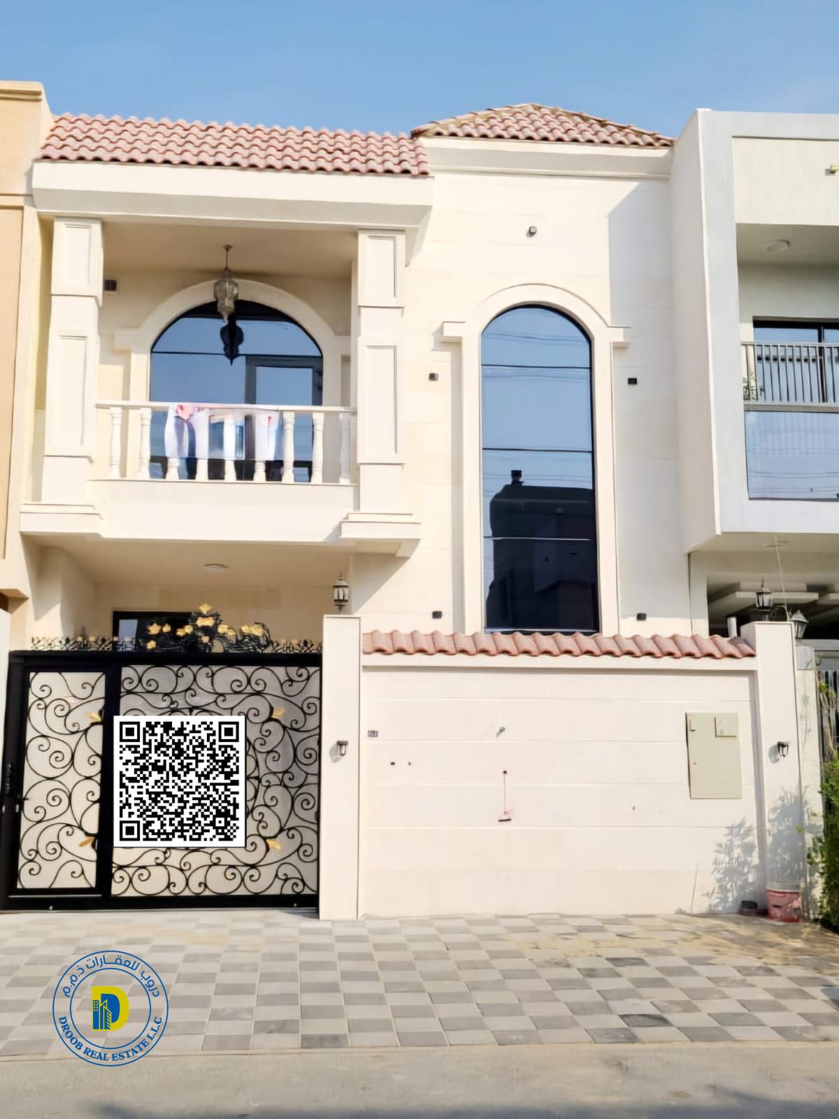 For sale in Al Yasmeen, Ajman, a townhouse with modern super deluxe finishing, 4rooms, at a very special price, 100% bank financing