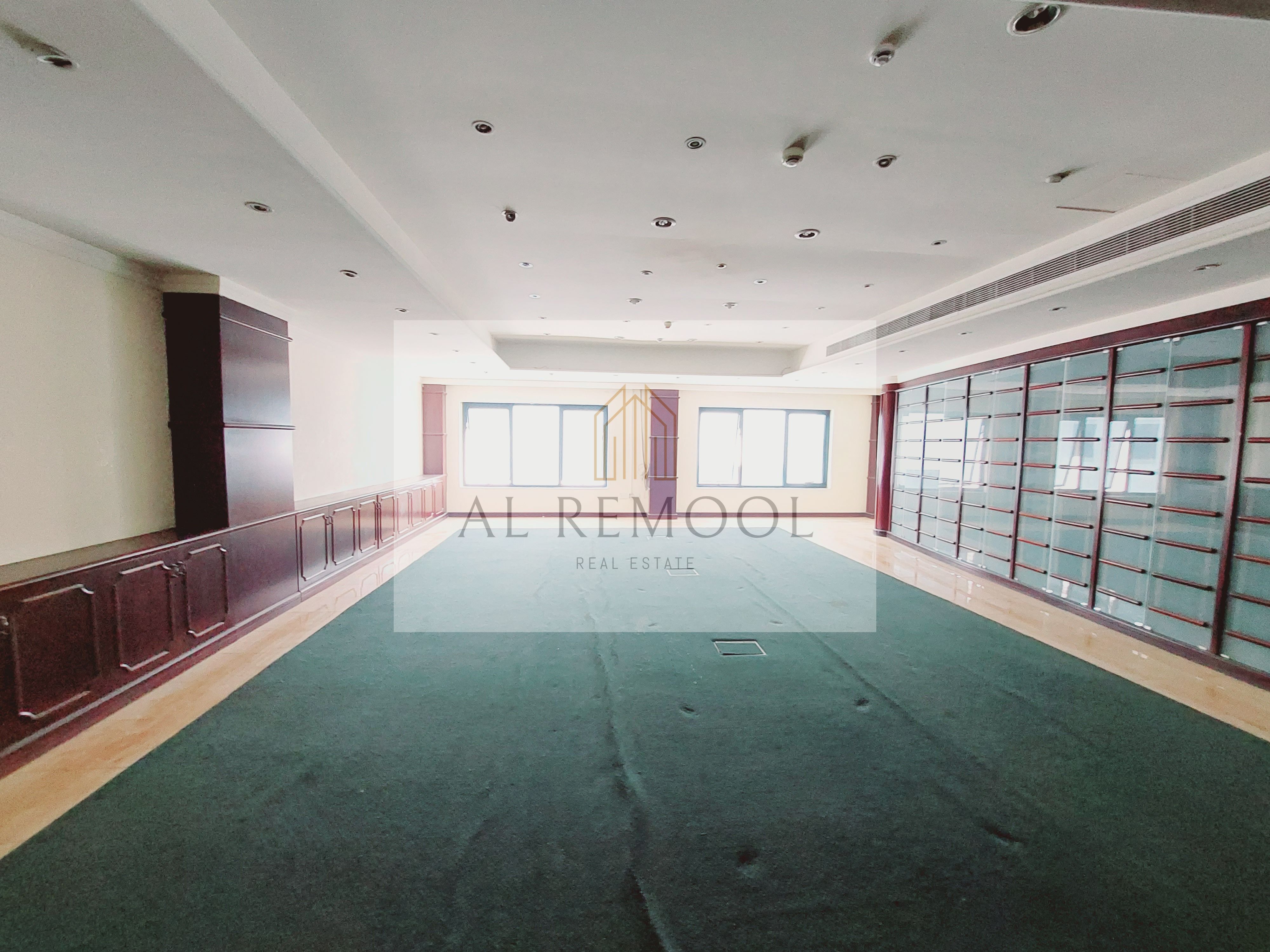 A-C FREE !! 4000 SQFT OFFICE IN 155K NEAR SAUDI MASJID AL SOOR SHARJA
