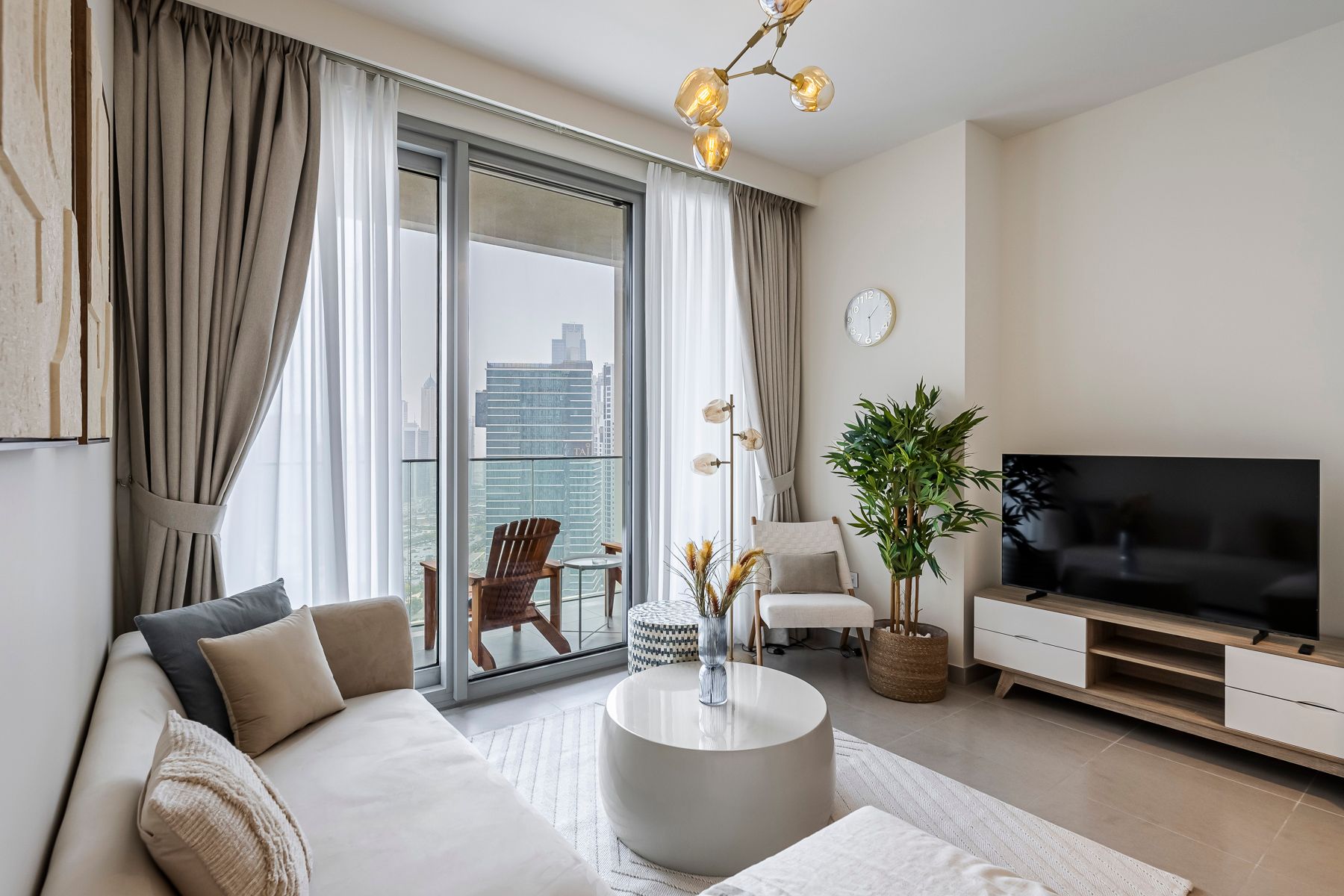 Classy 1 BR | Skyline Downtown View