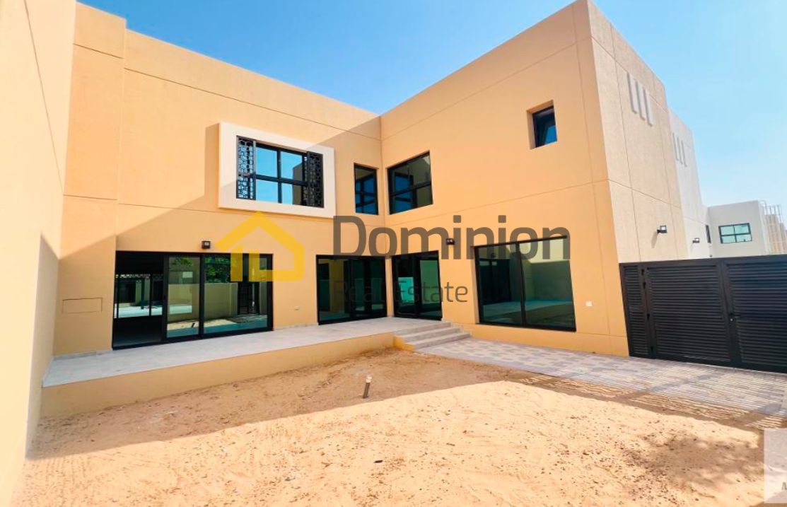 Your Dream Home Awaits: 5-Bedroom Townhouse in an Eco-Conscious Community