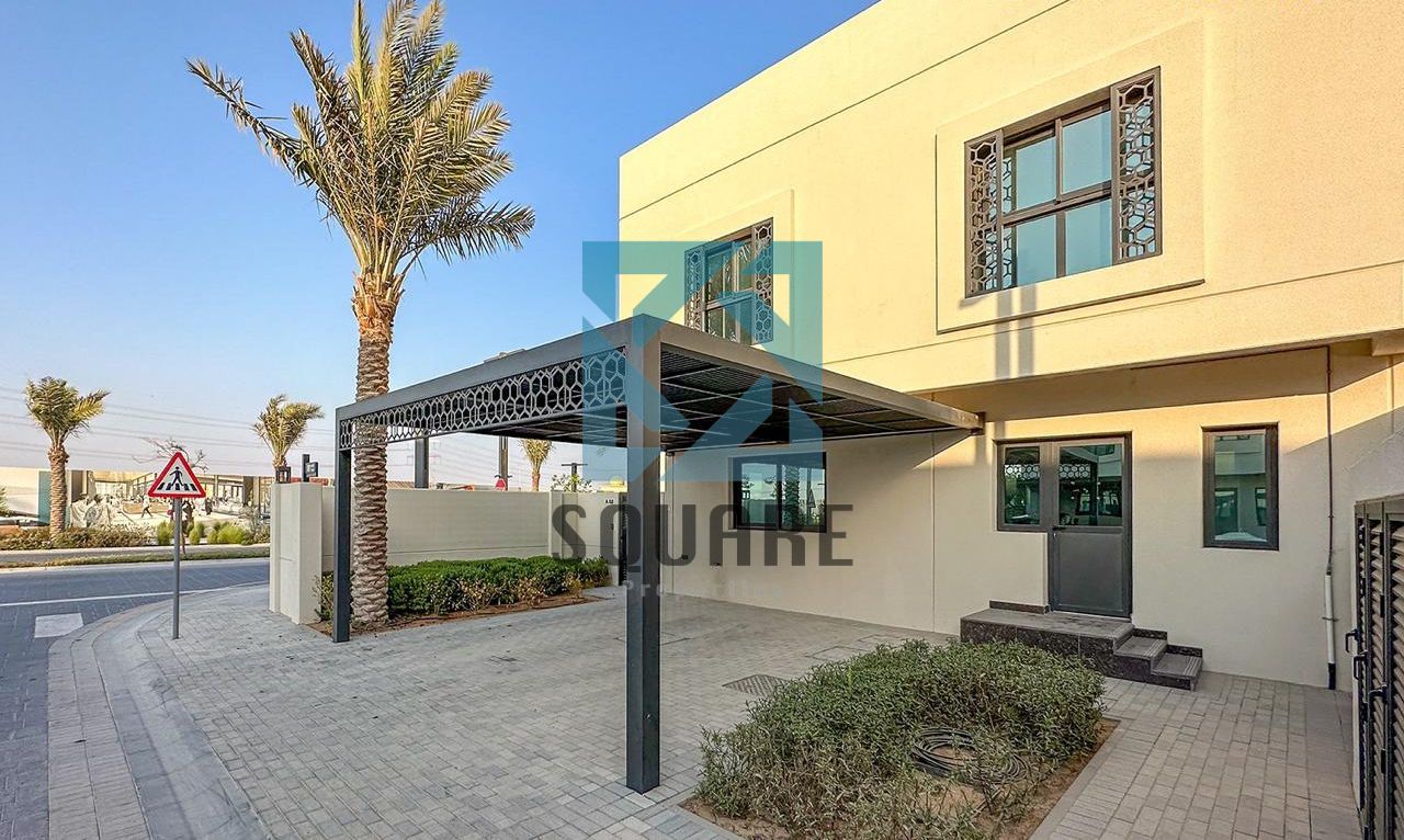 Luxurious 3-Bedroom Townhouse in Sustainable City