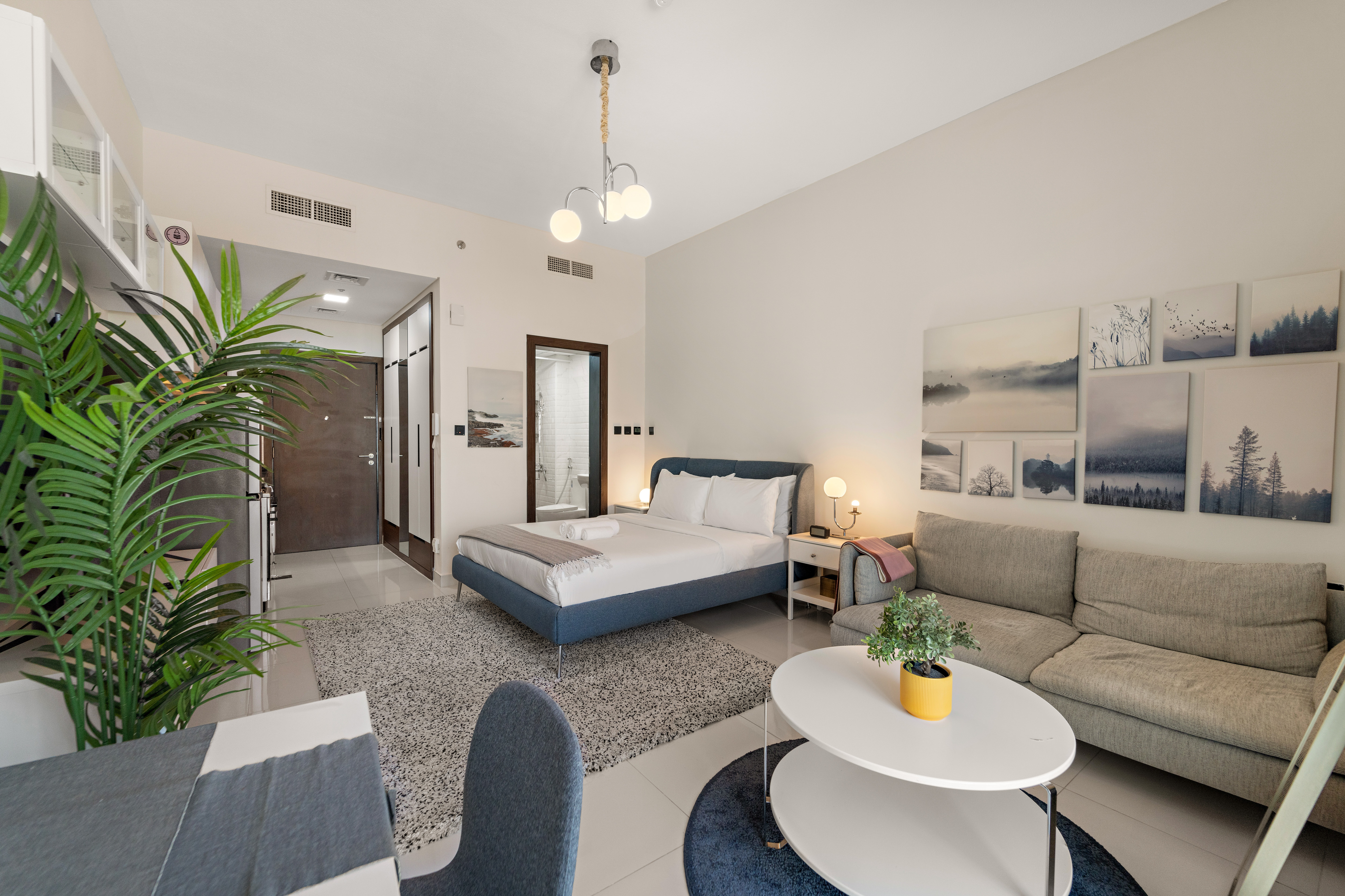Upmarket Studio with a Gym, Pool & Badminton Court | Furnished | Flexible term
