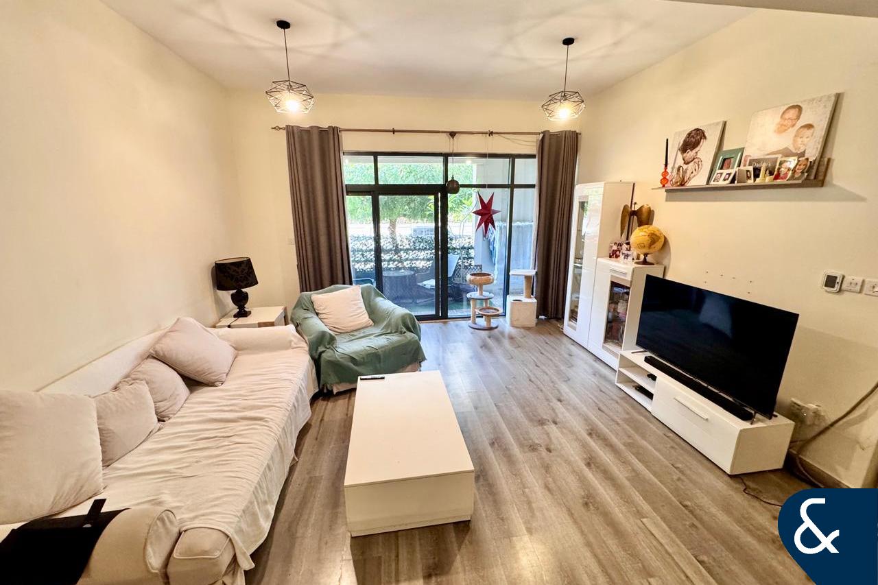 apartment card