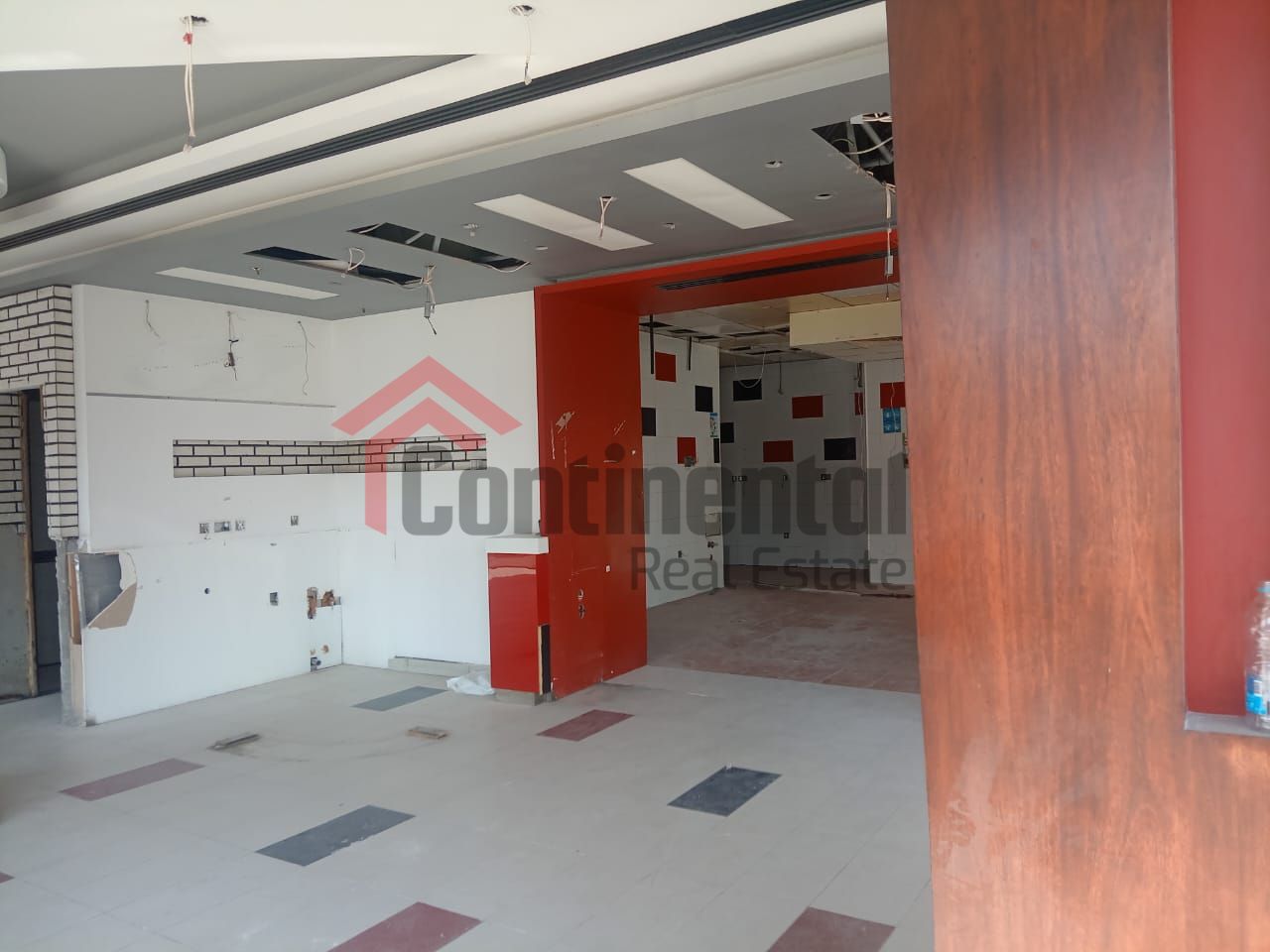 Showroom for rent in Sharjah | Al Majaz 1