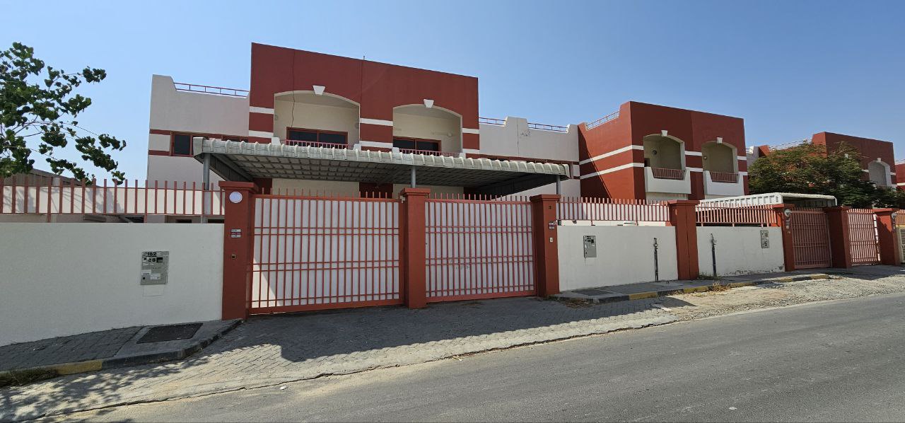 LUXURY 4BR+M | SPACIOUS VILLA