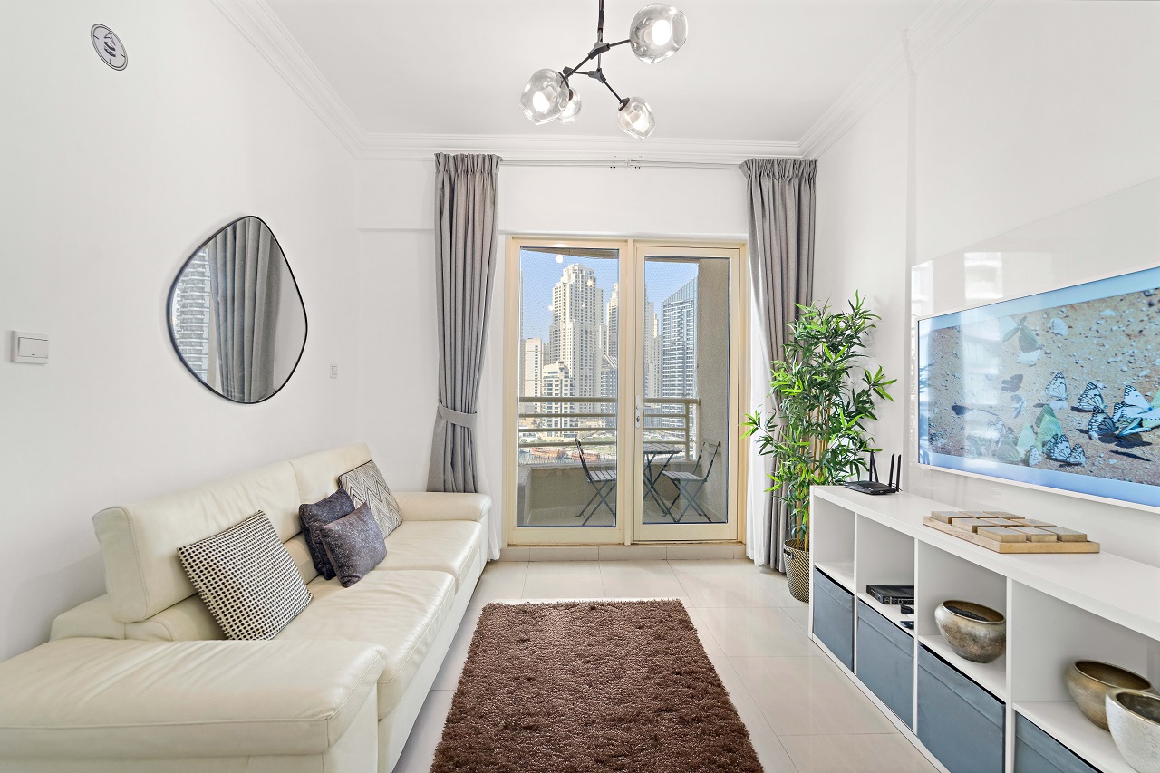 Lovely 1BR in Manchester Tower w/ Pool and Gym | Furnished | Flexible term