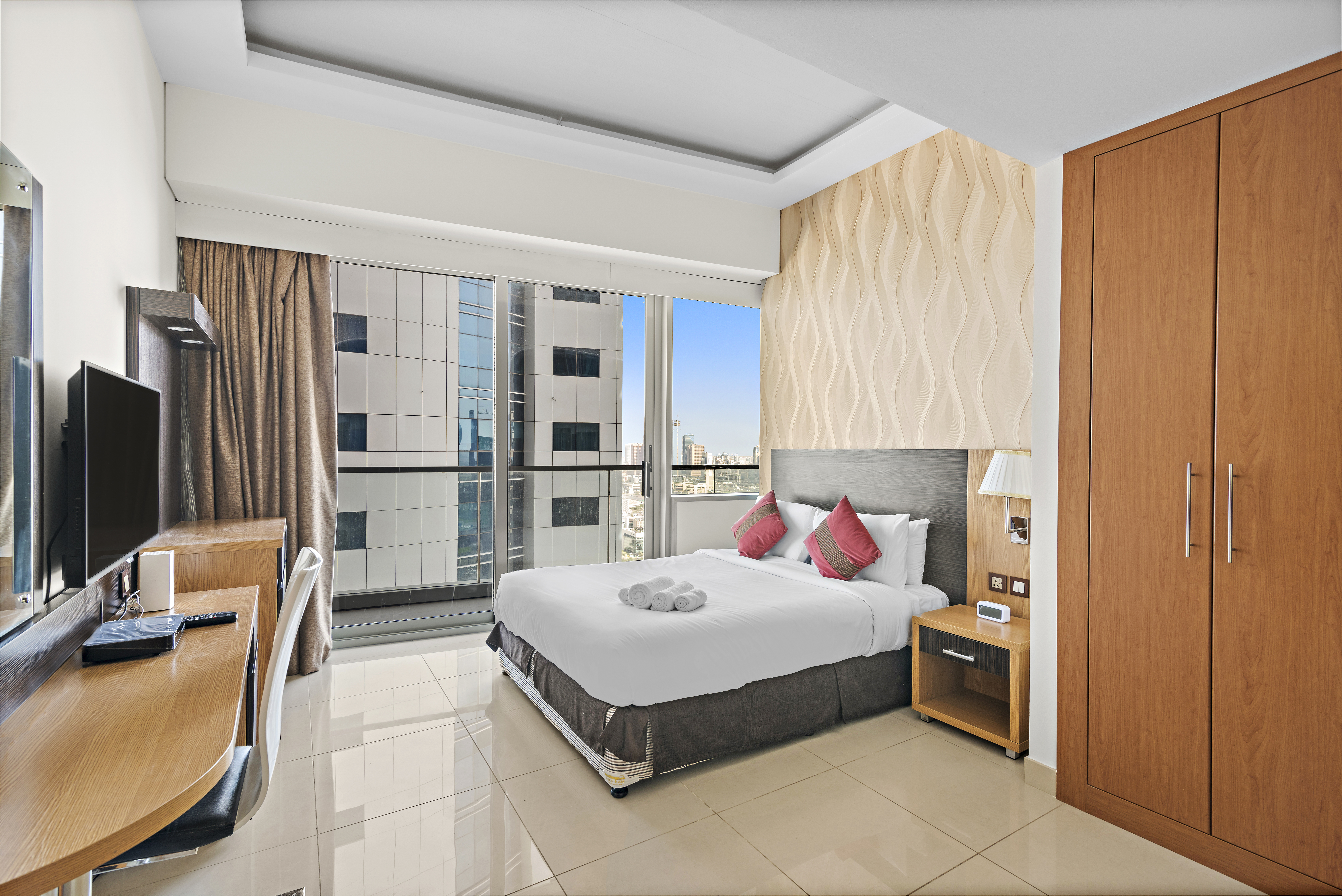 Stunning 2BR APT w/ Sea View and a Gym | Furnished | Flexible term