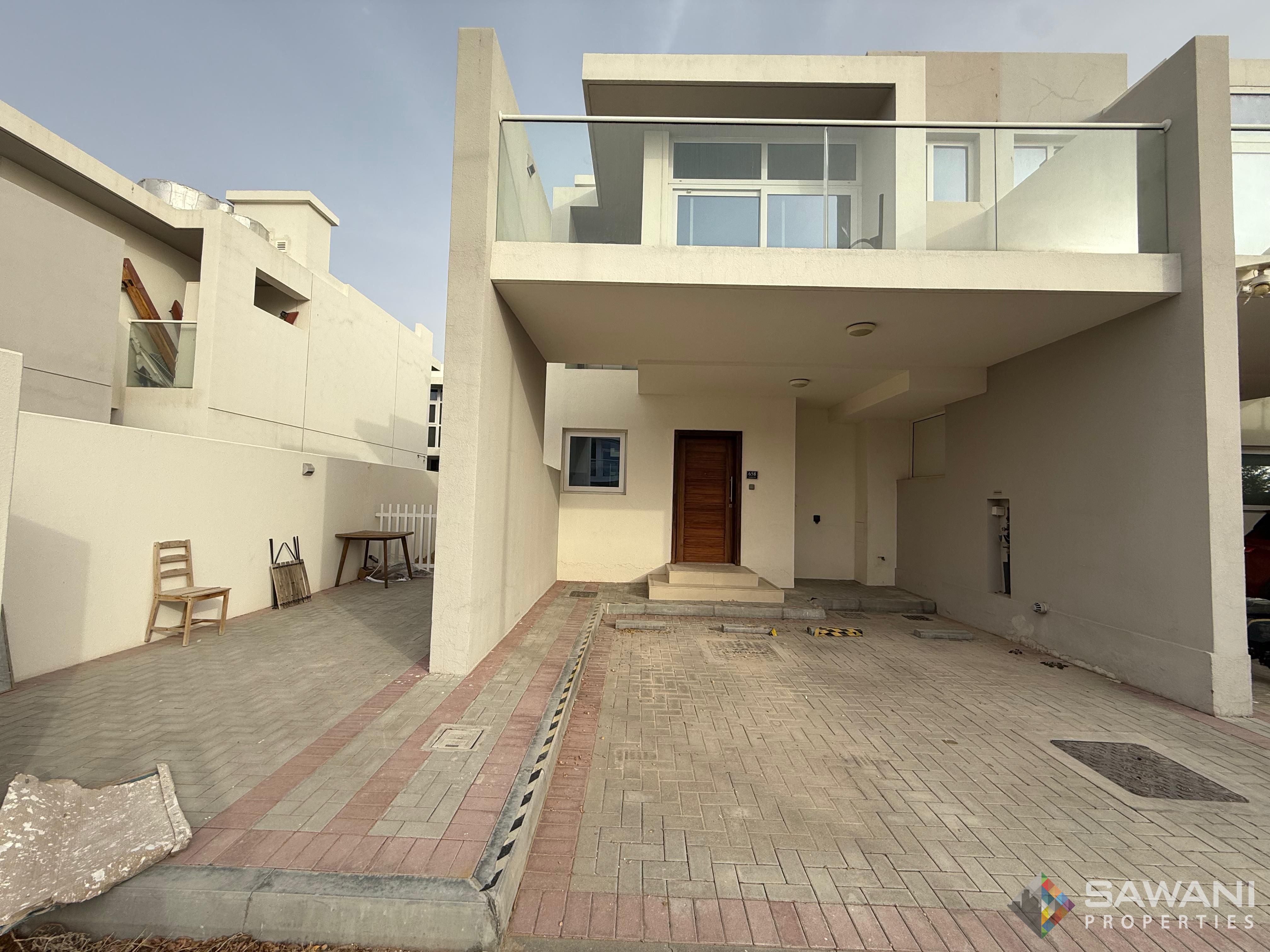 03 BHK| Vacant | L-Shape Garden | Back to Back