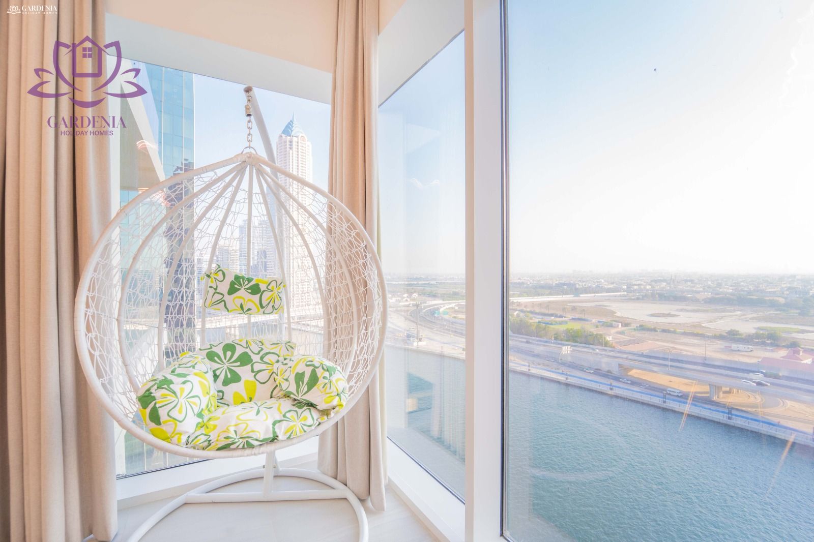 Panoramic Canal View | Elegant I Spacious