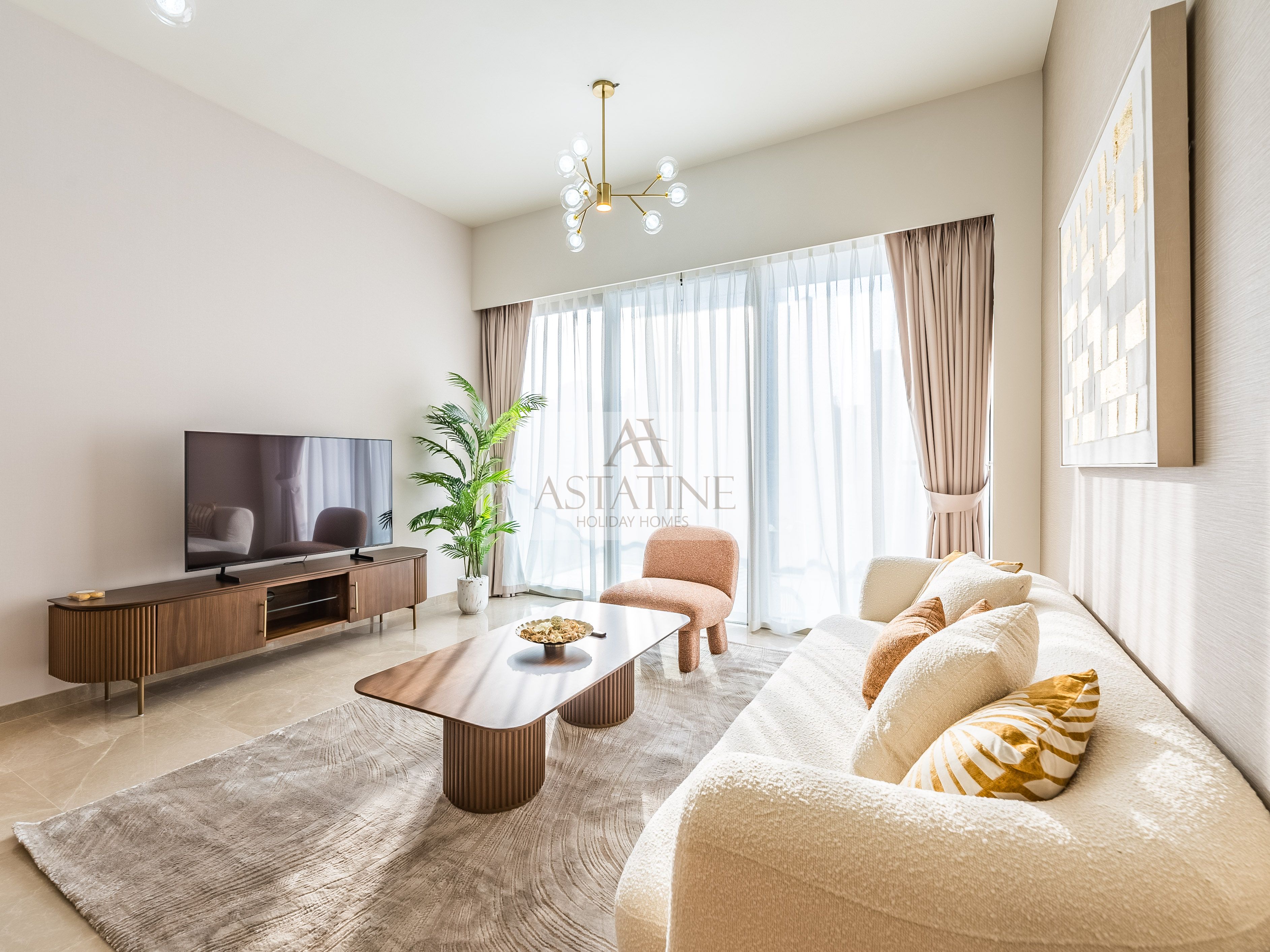 Exclusive One-Bedroom Apartment in Dubai's Grande Signature Residence