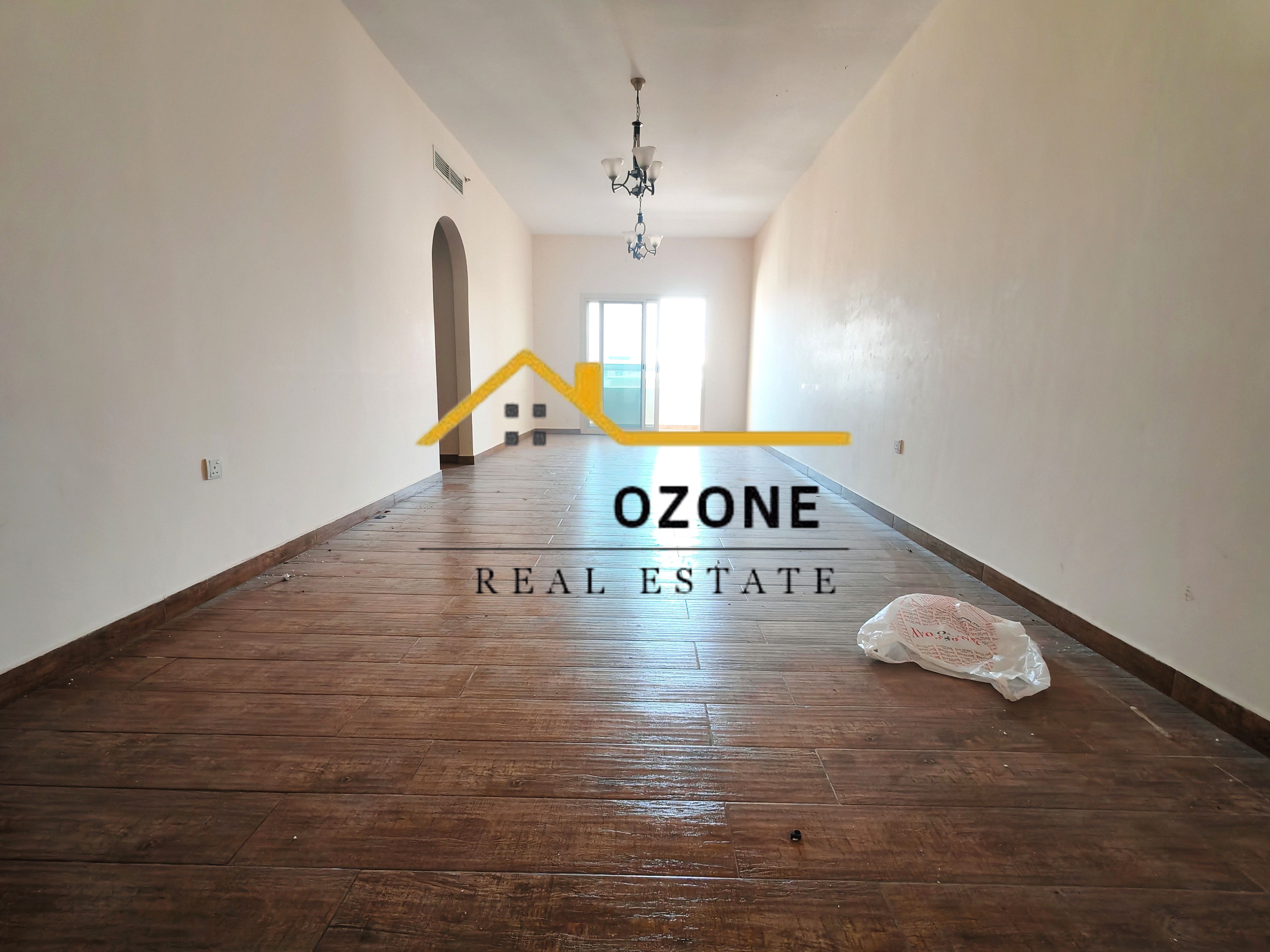 Open View Balcony\°°Family Building\°°Like New\°°Wardrobes\°°Parking