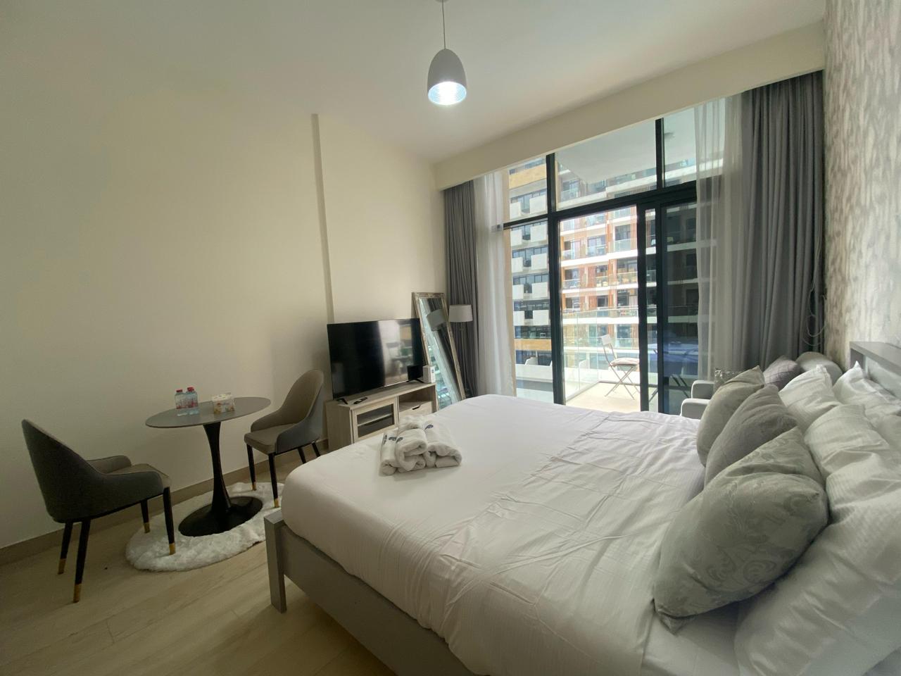 Studio Apartment with Pool and Gym Access