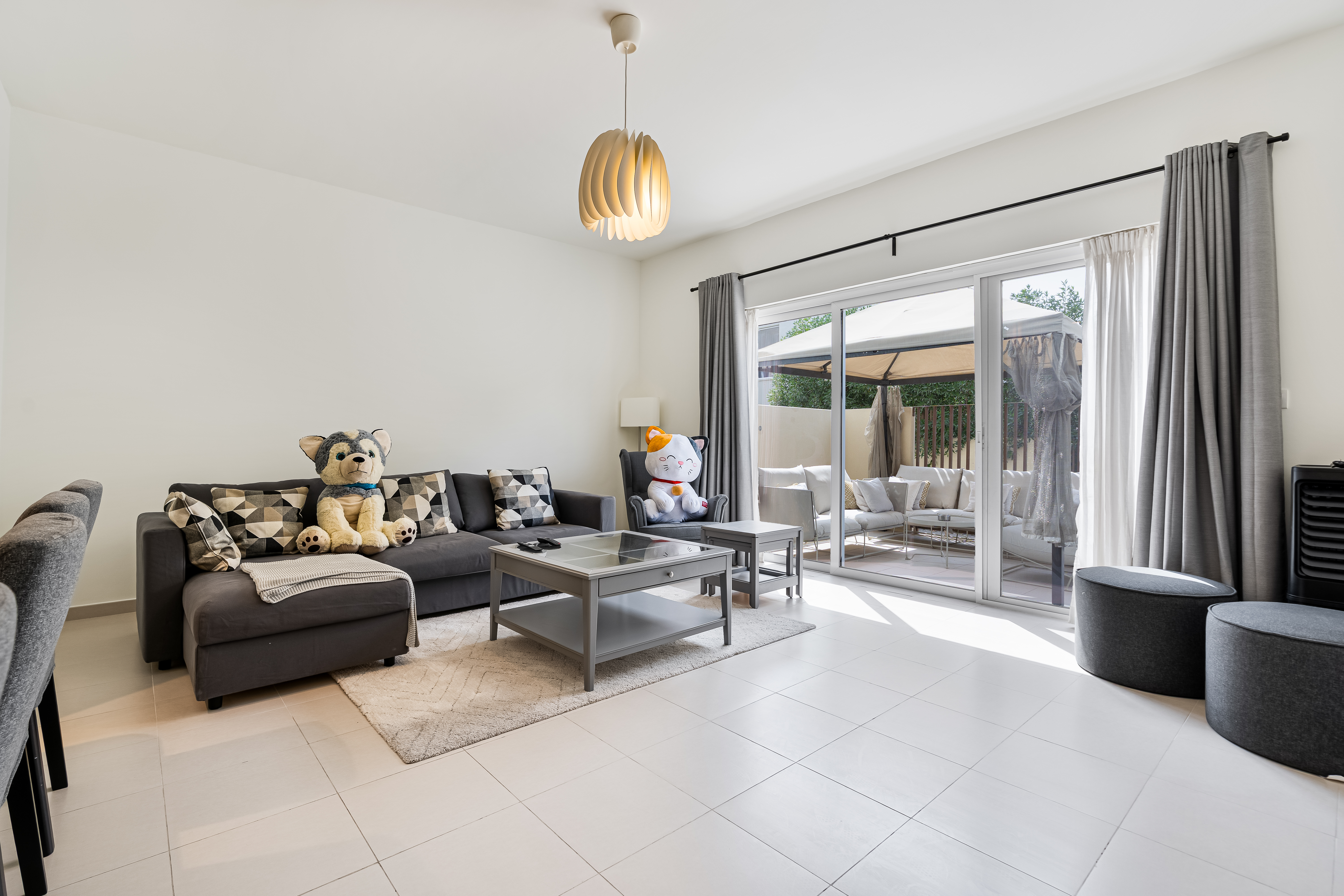 Bright & Airy 2BR | Family-Friendly w/ Pool & Gym | Furnished | Flexible term