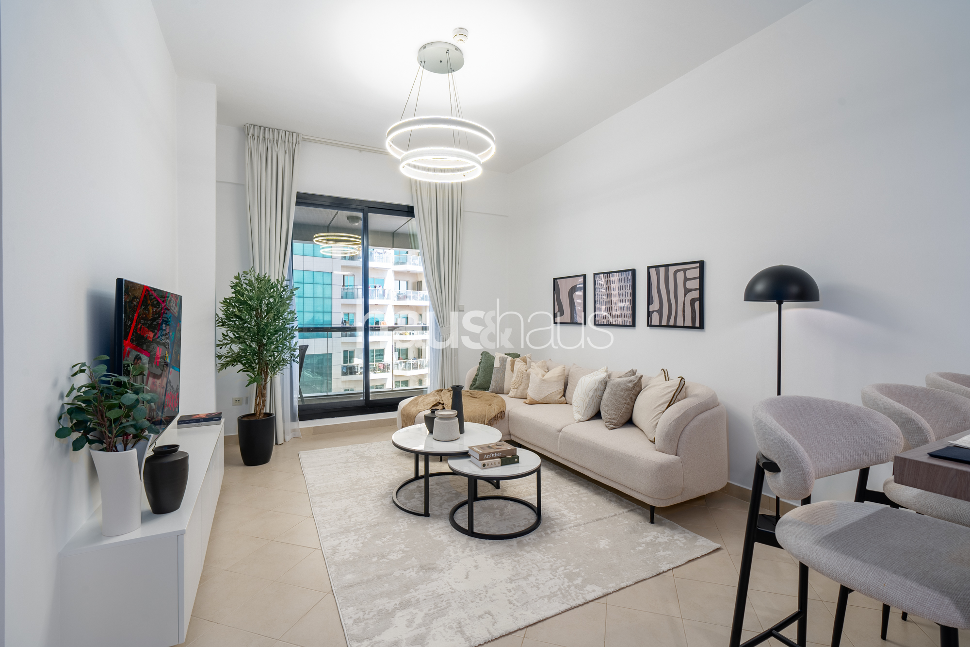 Newly Furnished | Close to Beach | Vibrant Marina