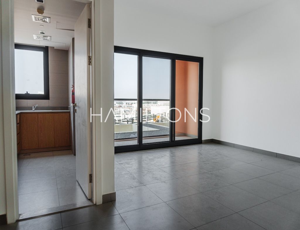 Modern Apartment | Vibrant Community | Resale