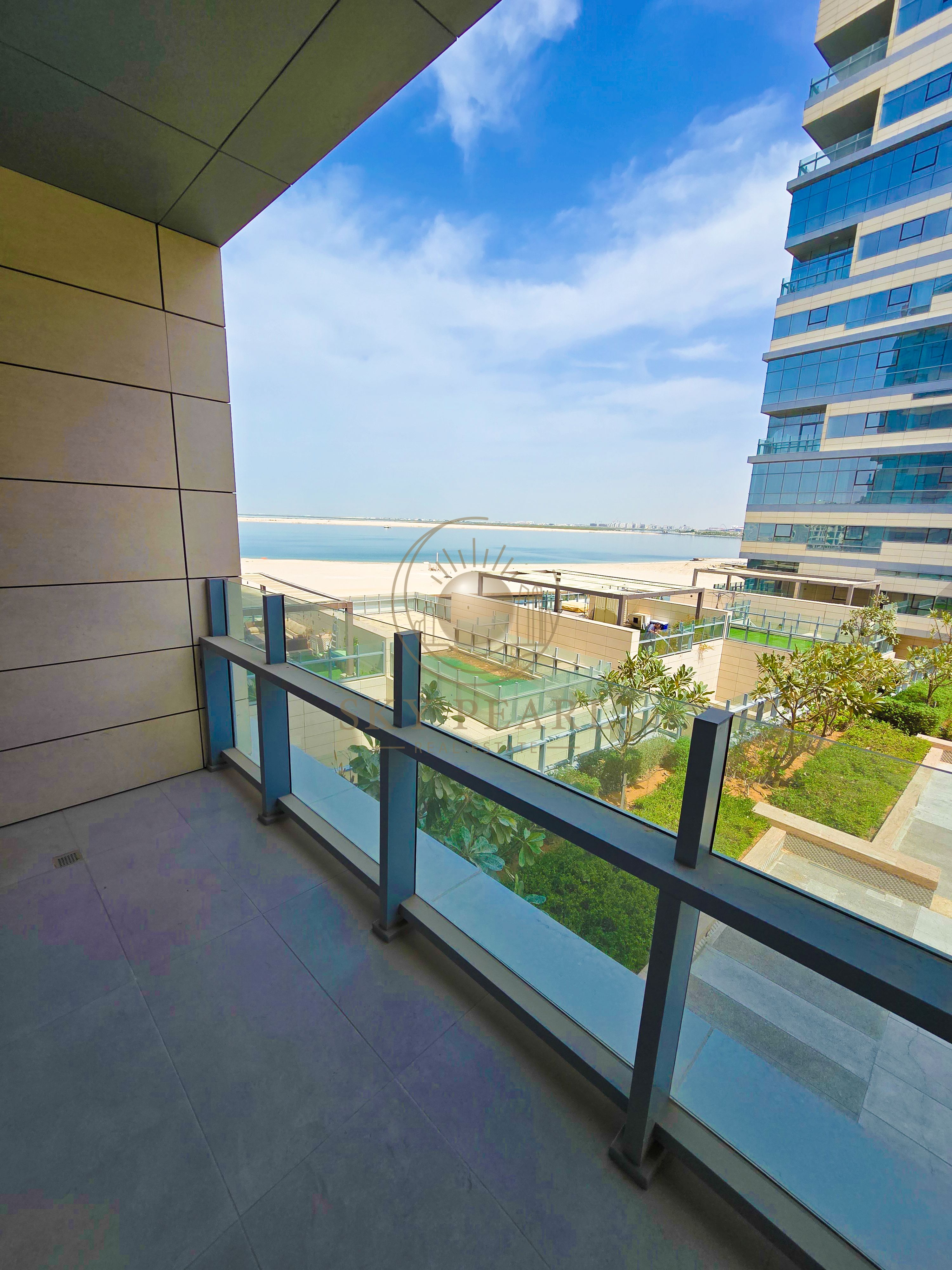 Luxurious 2 BR apartment in Lamar Residence | Sea Front Community