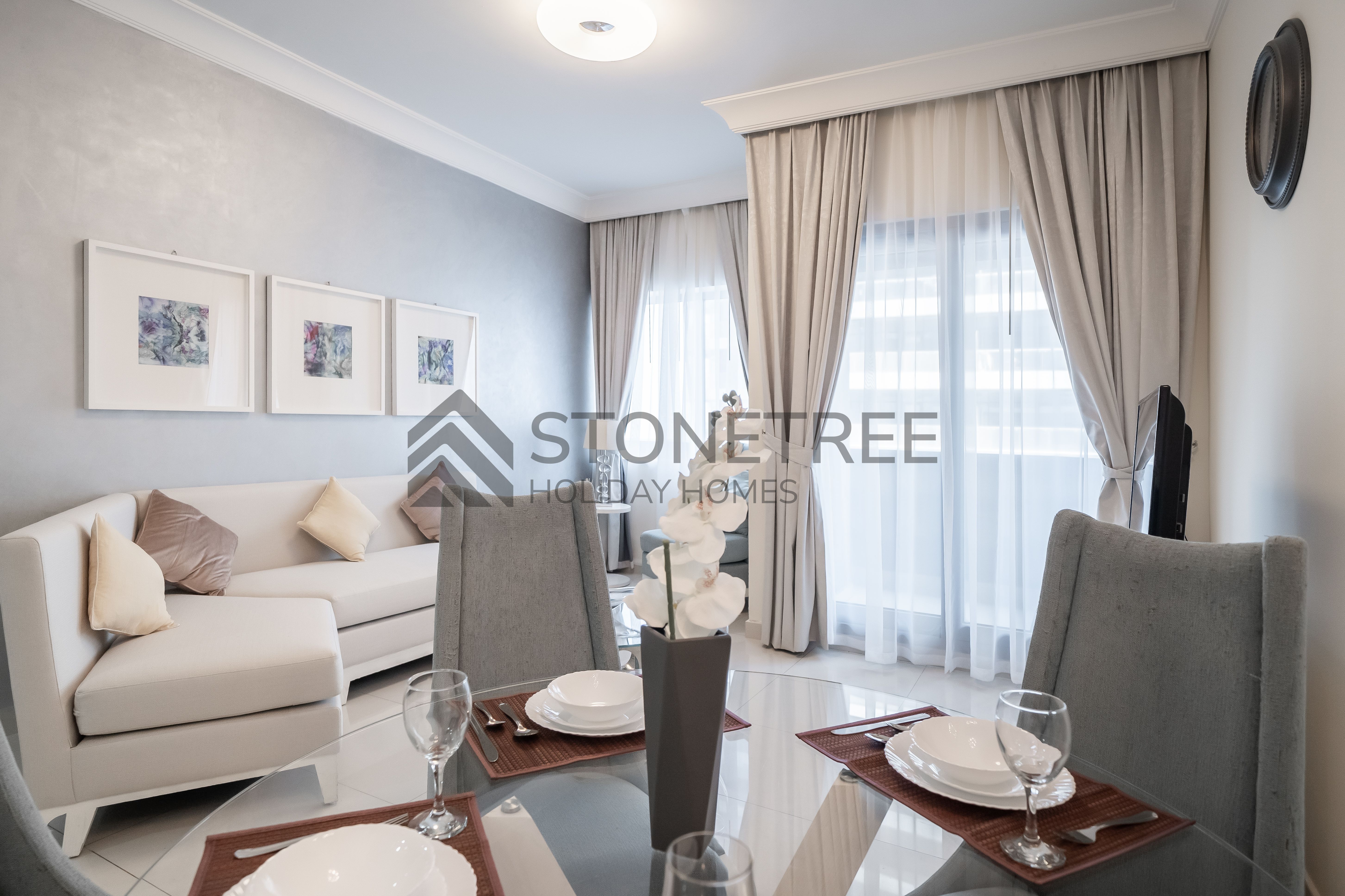 Near Burj Khalifa and Dubai Mall | Luxe Amenities