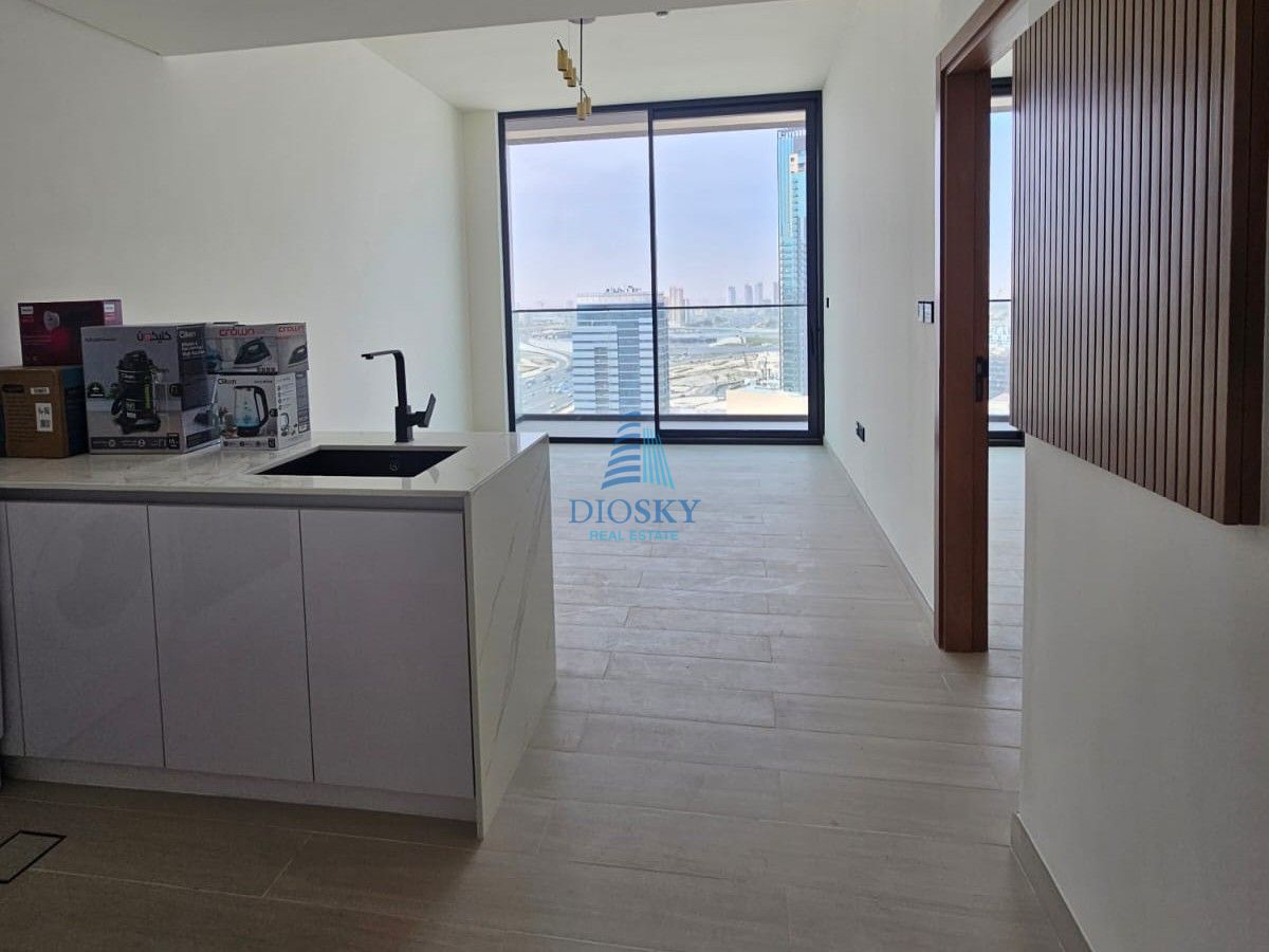 Kitchen Appliances | Prime Location | Vacant