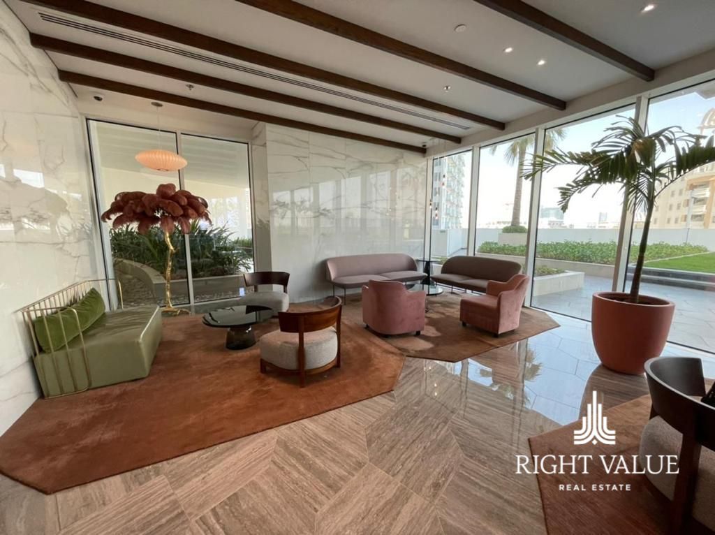 Luxurious 2 Bed with Pool Furnished with Hotel Amenities
