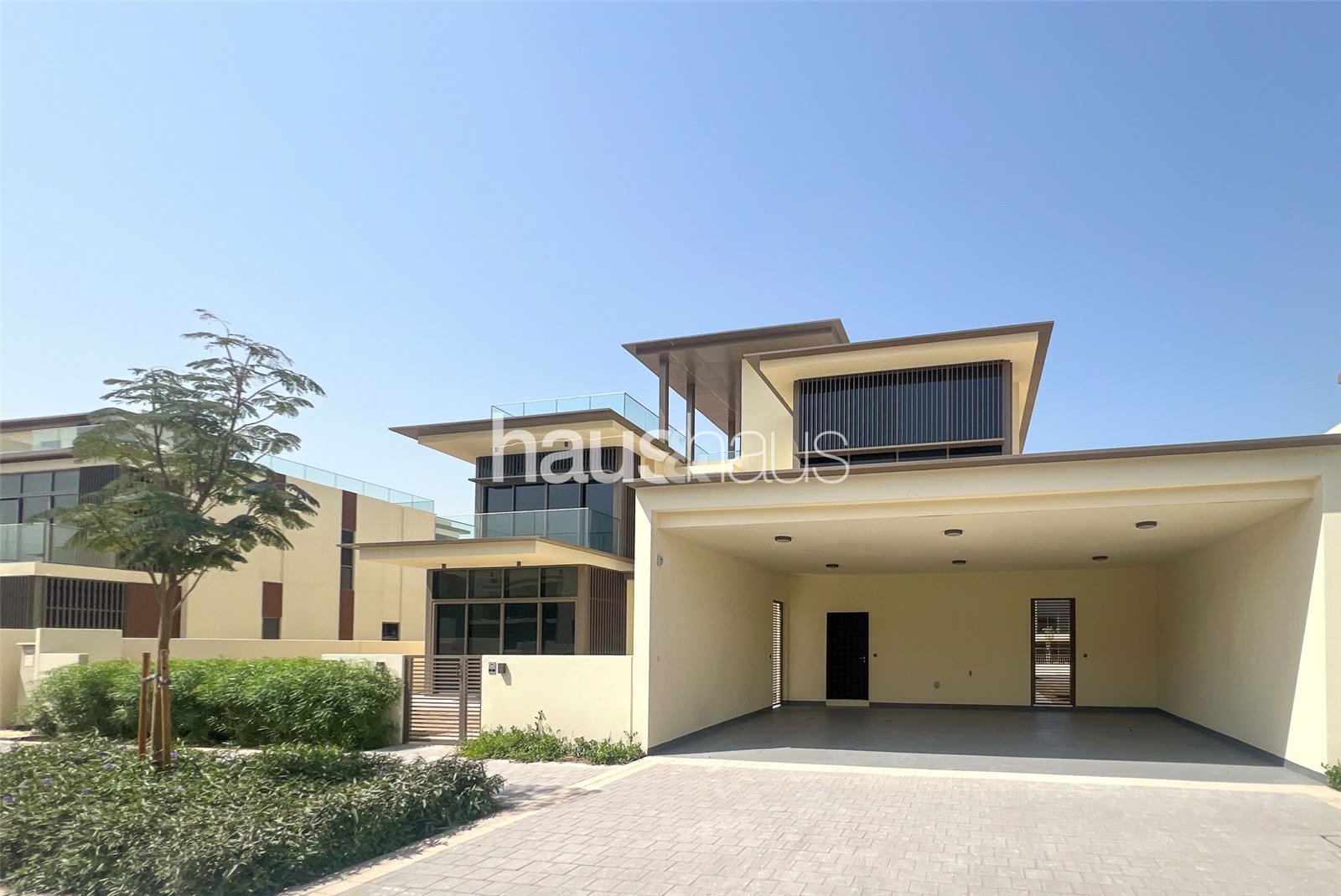 Brand New | Luxury | Roof Terrace | Park Facing