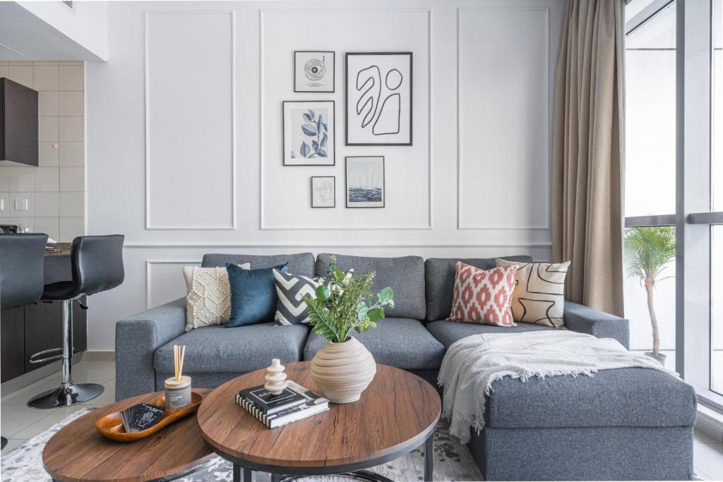 apartment card