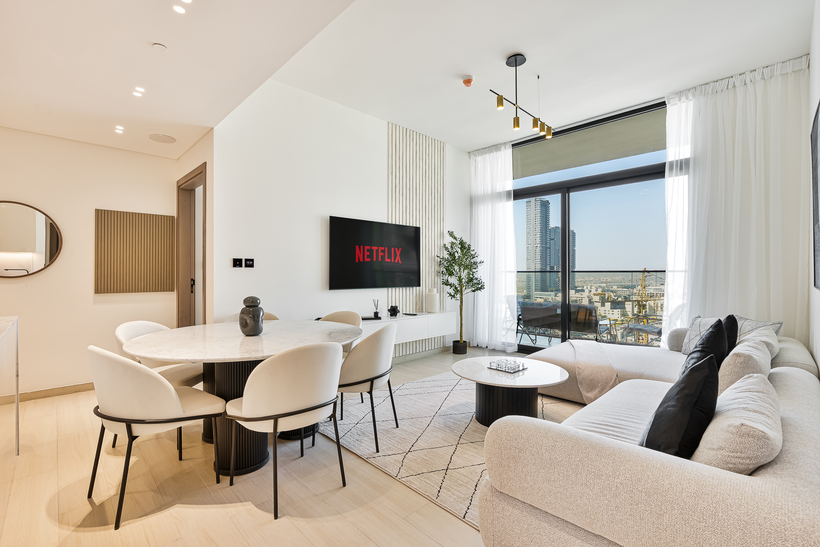 Luxury 3BR APT with Pool and Gym | Furnished | Flexible term