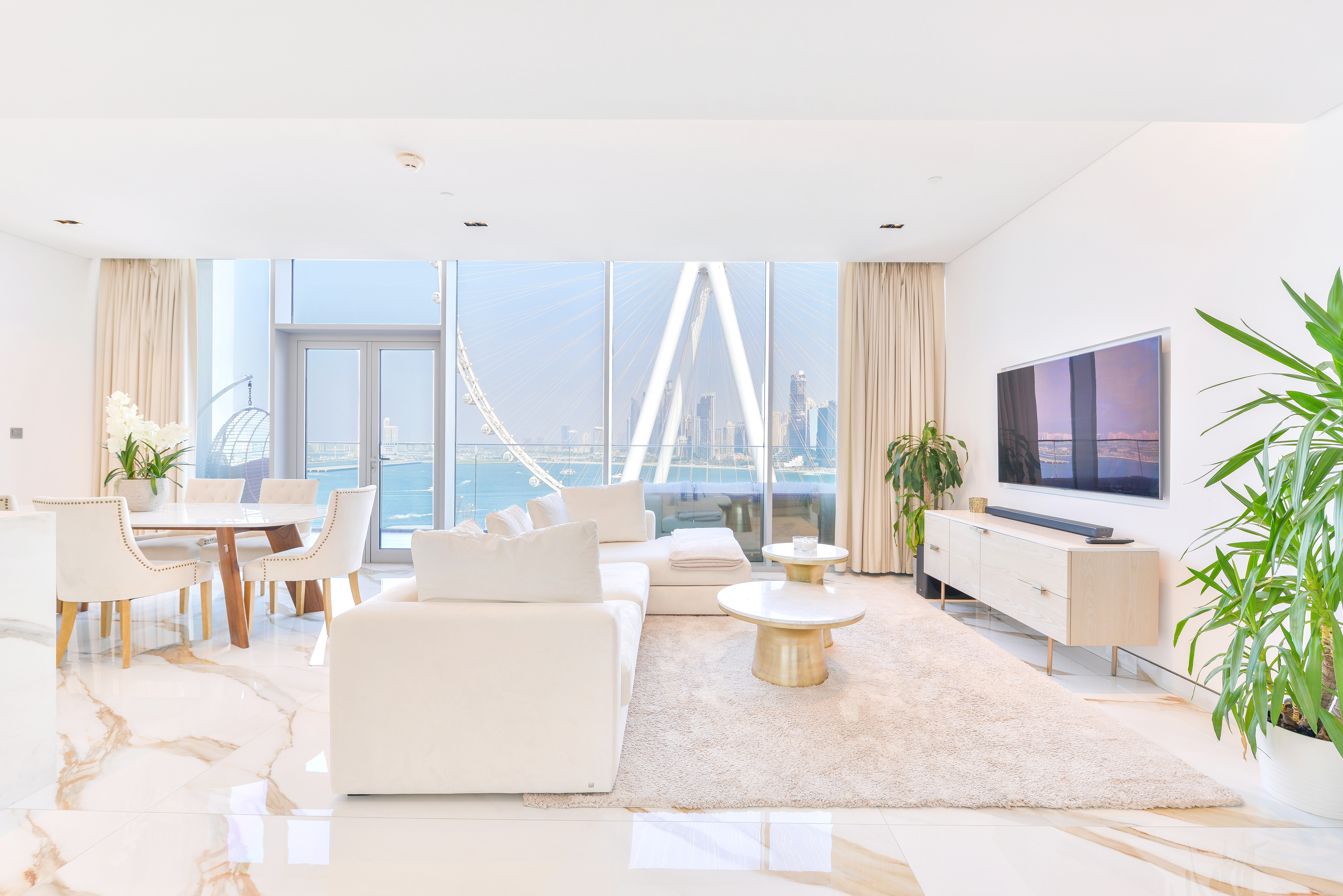 Upgraded and Bright 2 BR Facing Ain Dubai