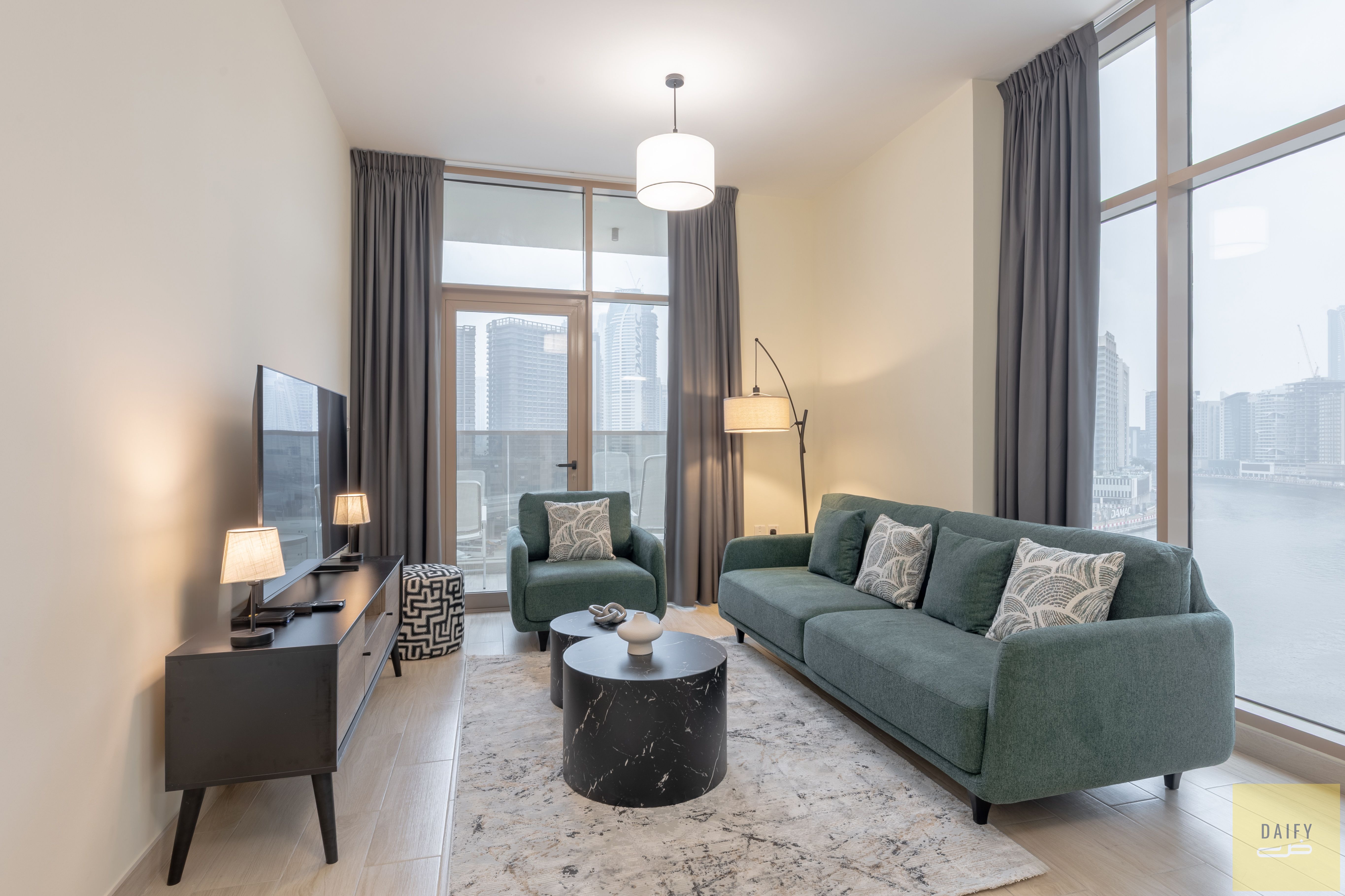 Spacious 2 bedroom with canal view