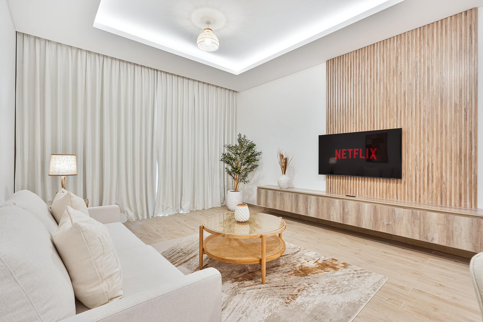 Chic 1BR APT with Pool, Gym & Kid's Playground | Furnished | Flexible term
