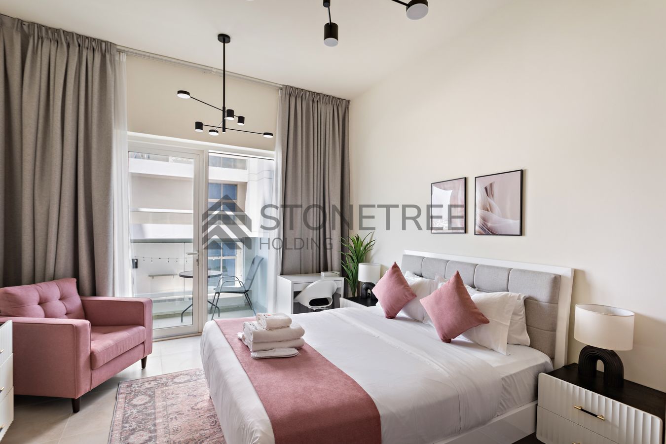 12 CHEQUES | Fully-furnished Bright Studio