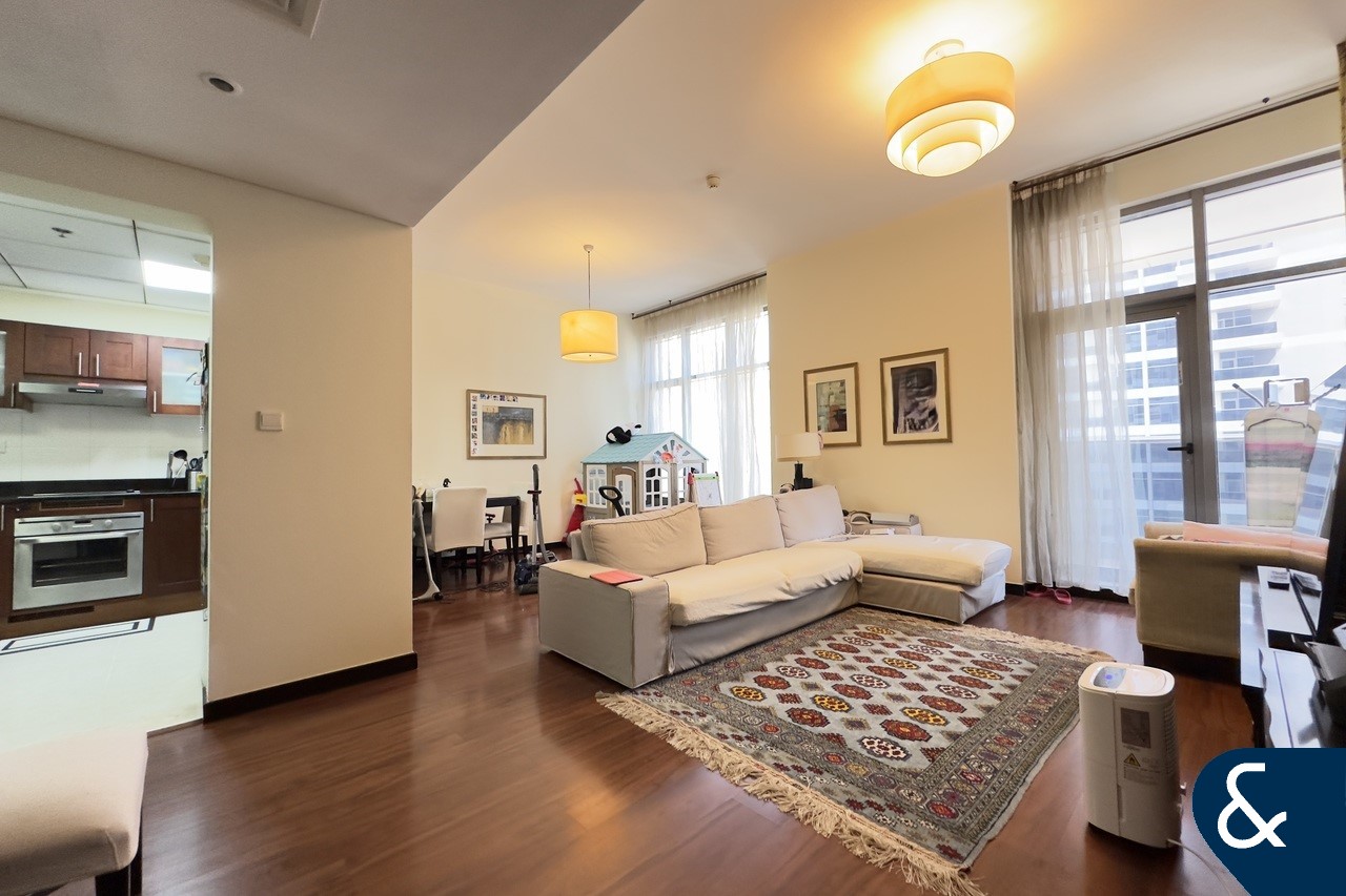 apartment card