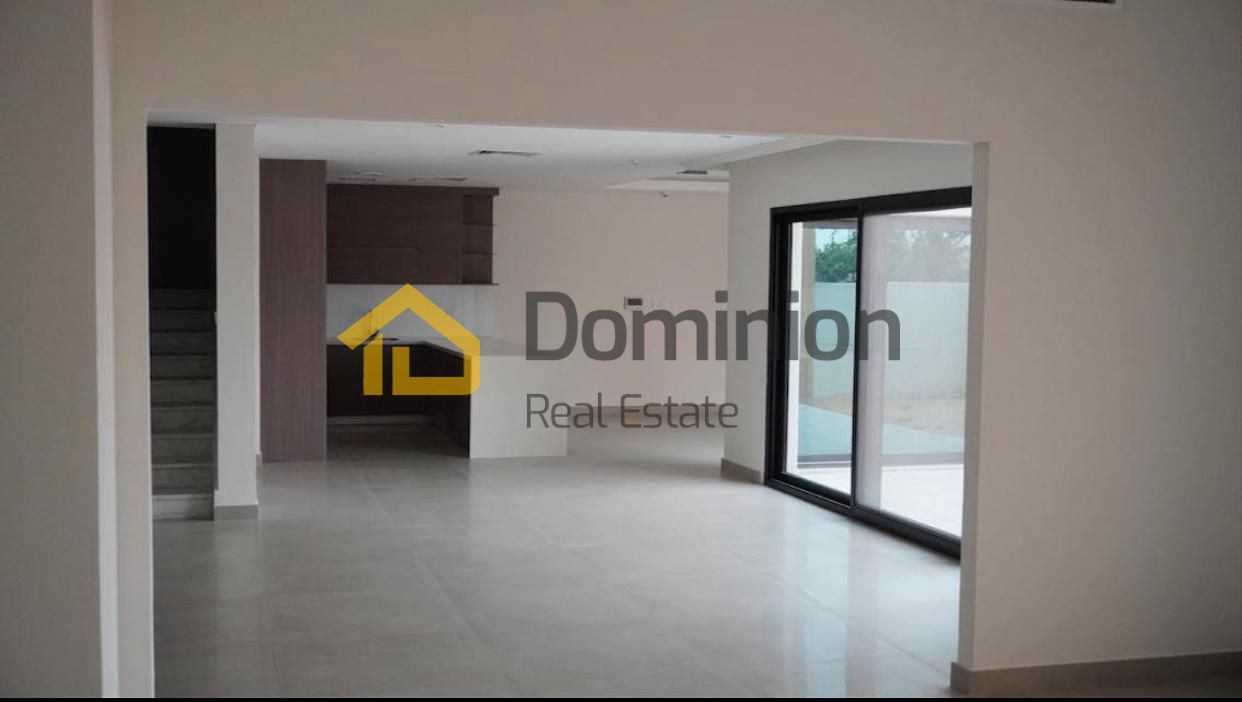 Amazing 3-bedroom townhouse / conner / ready to move-in villa