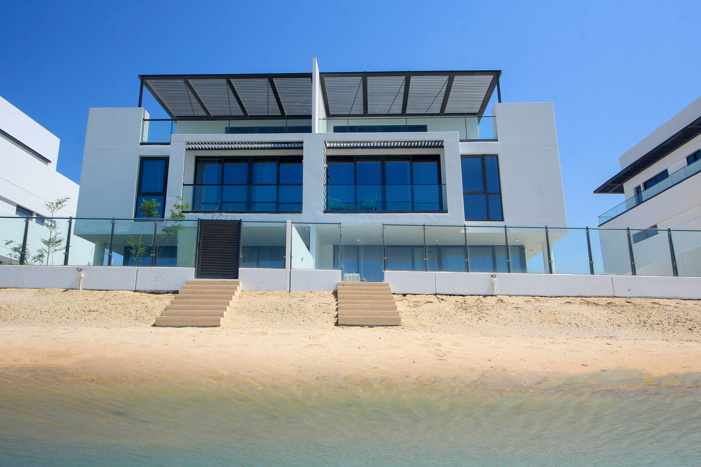 Luxurious 4B near Al Hamriyah with private beach access