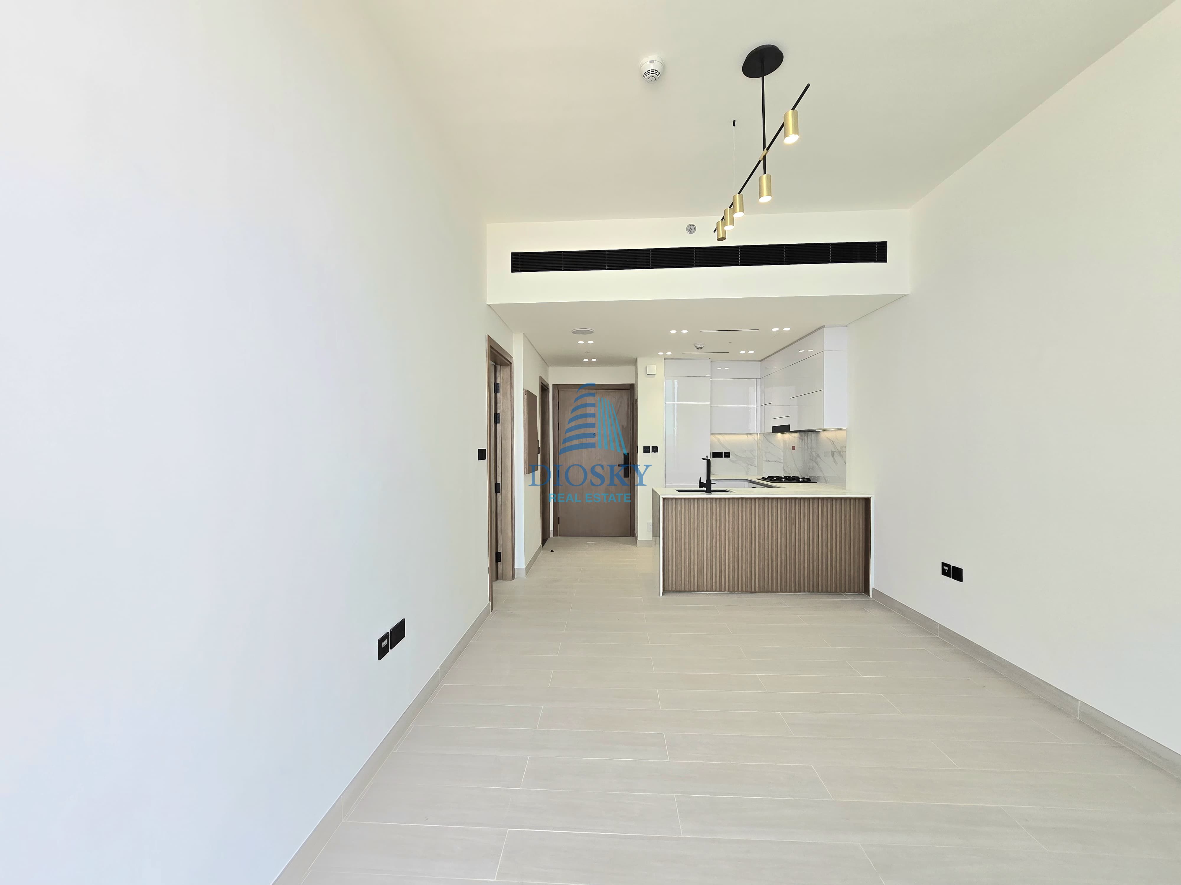 Kitchen Appliances | Prime Location | Vacant