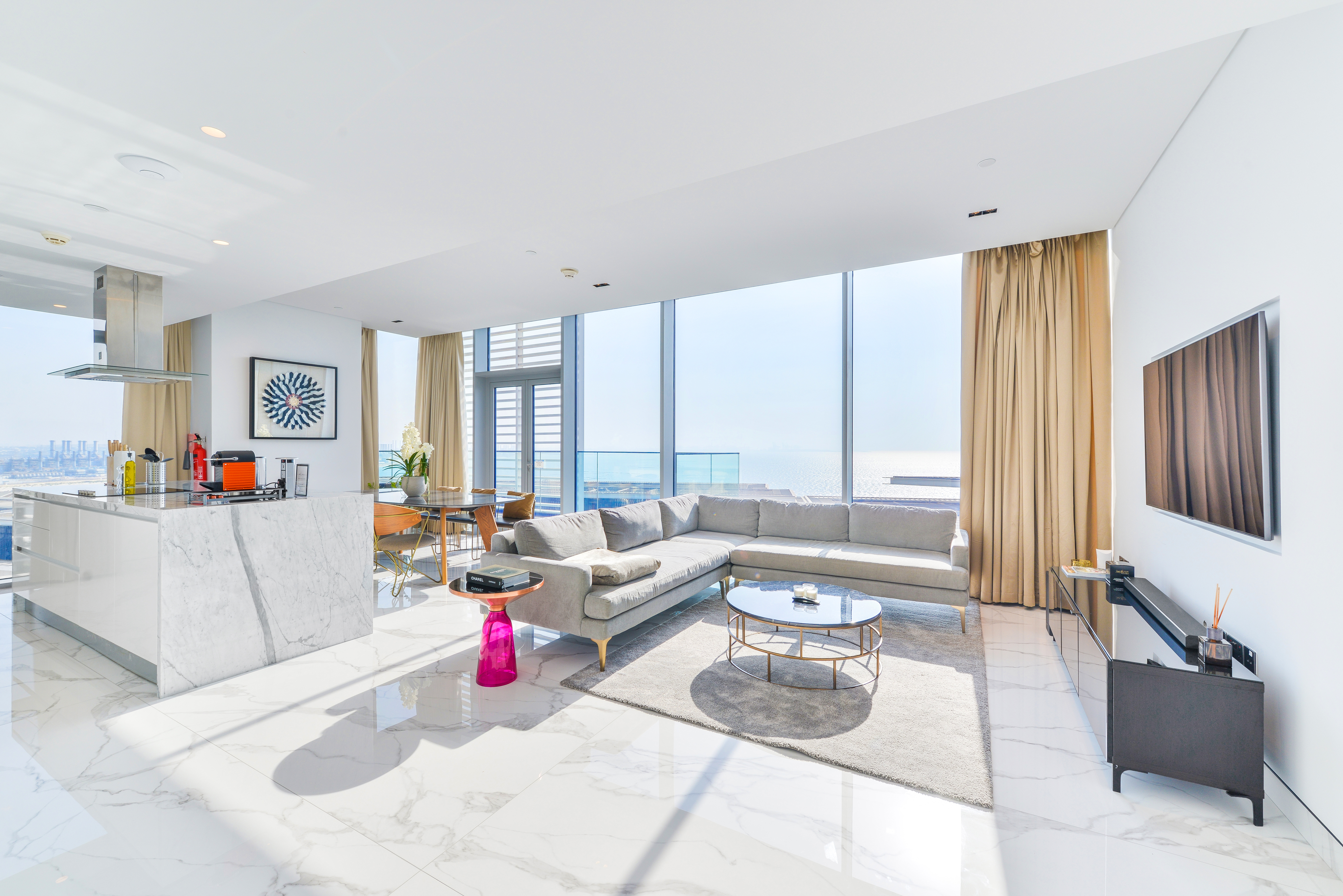 Luxe 3 BR Oceanfront Apt in Bluewaters Island