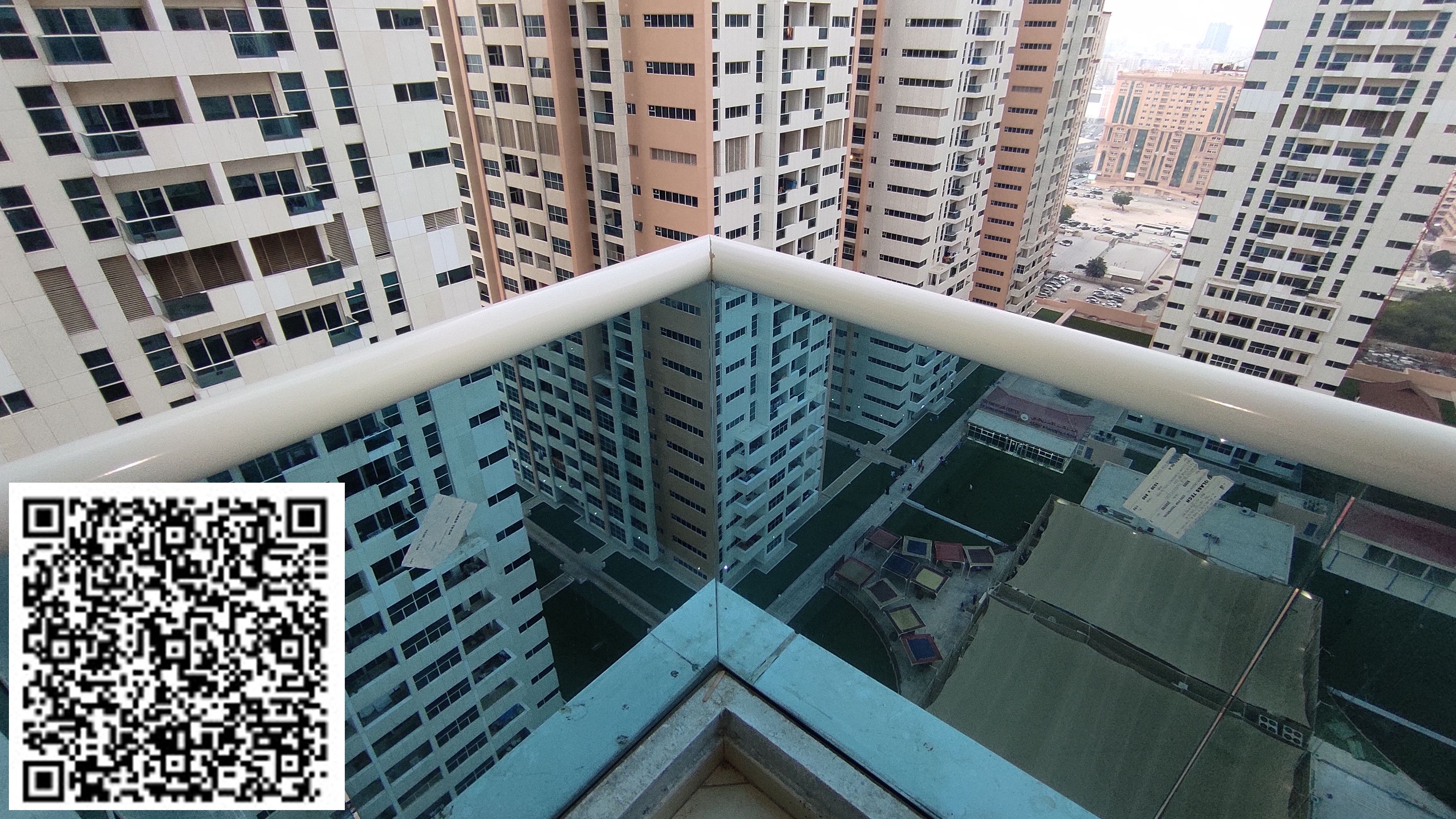 2 Bedroom with closed Kitchen and Open View
