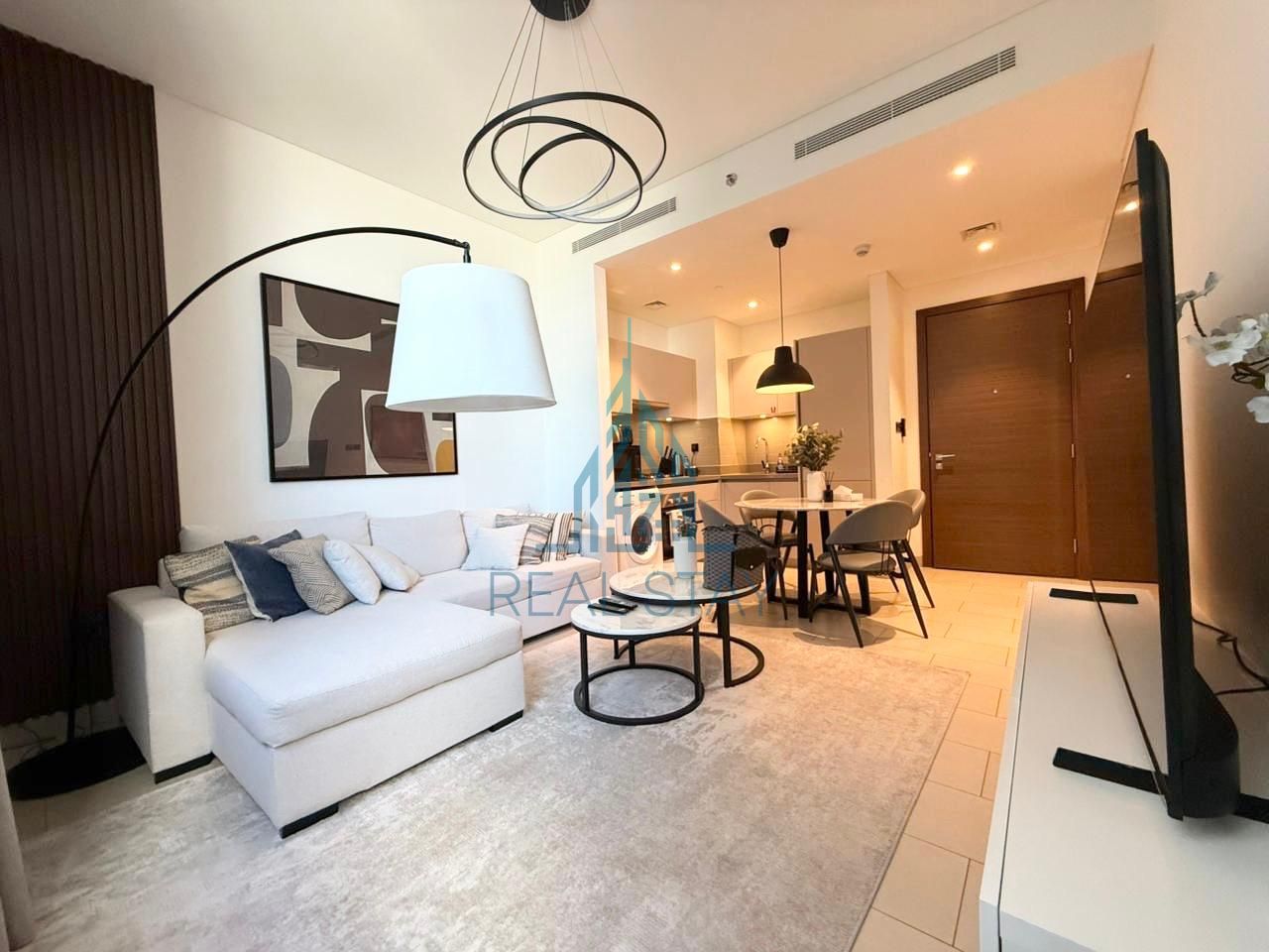 4 Month Special Offer| Gr8 Location Near City |Sleeps 4| Bills included