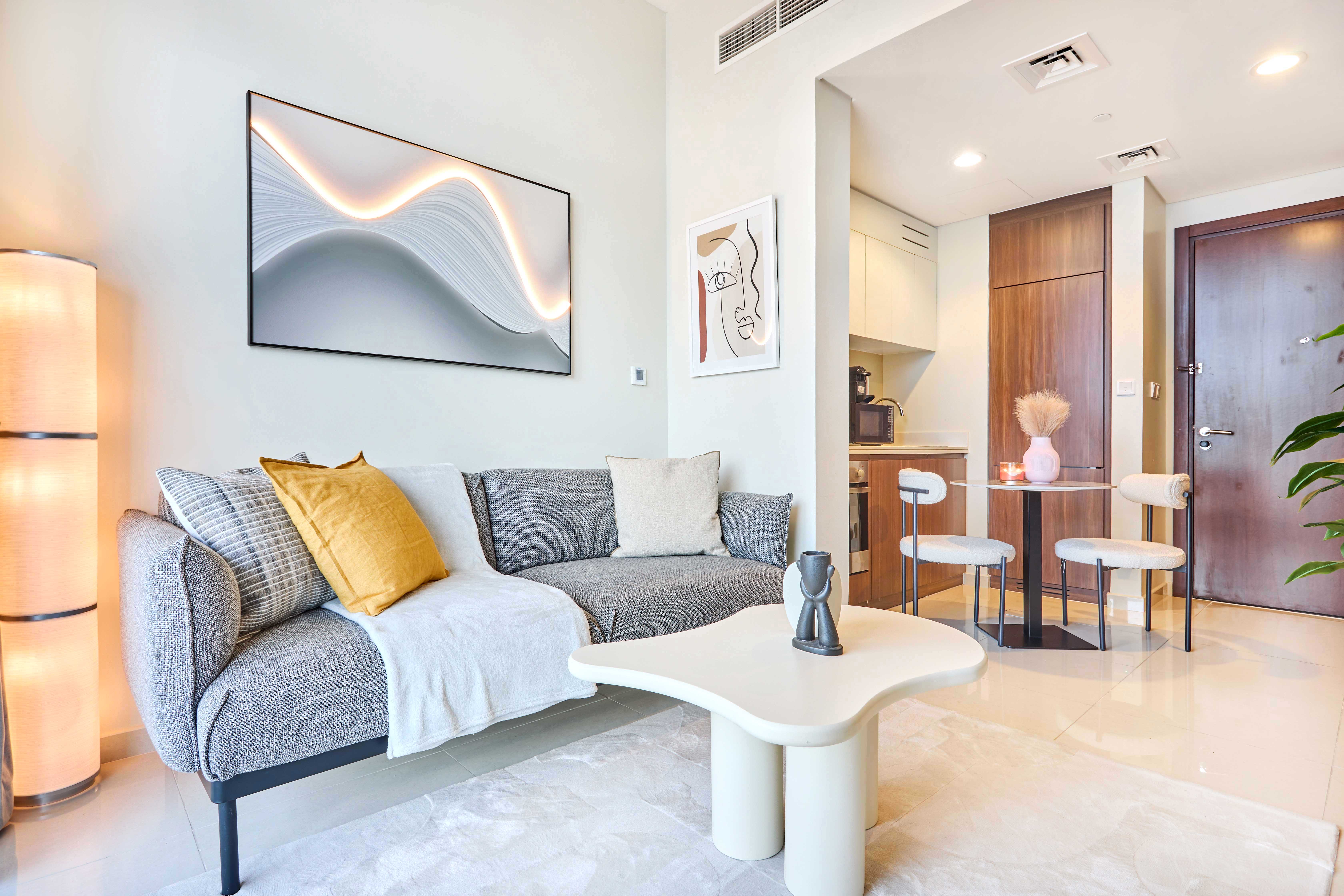 Deluxe 1 Bhk with Burj Khalifa View / High Floor/Free Parking