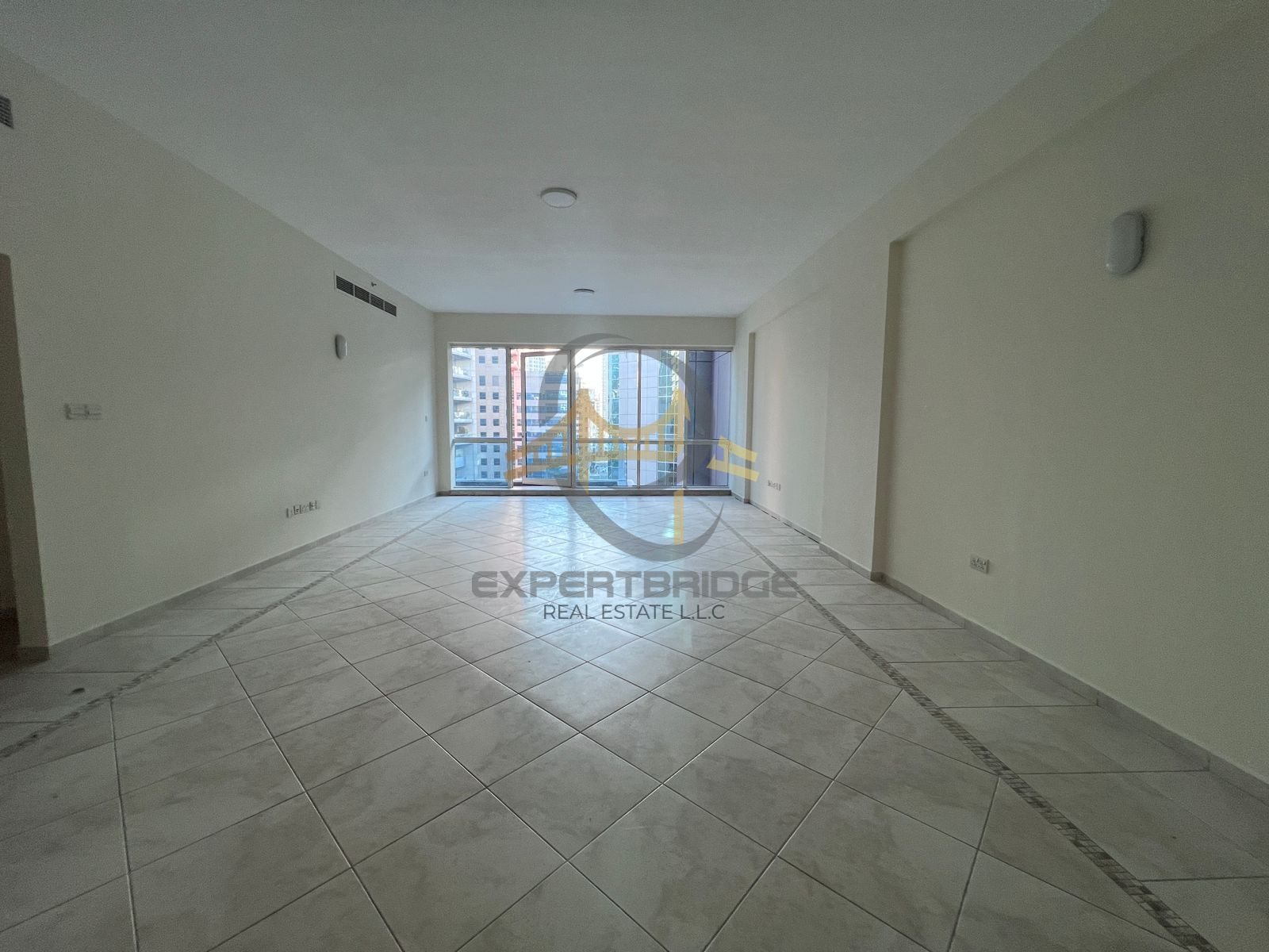 Vacant | Mid Floor | Prime Marina Location