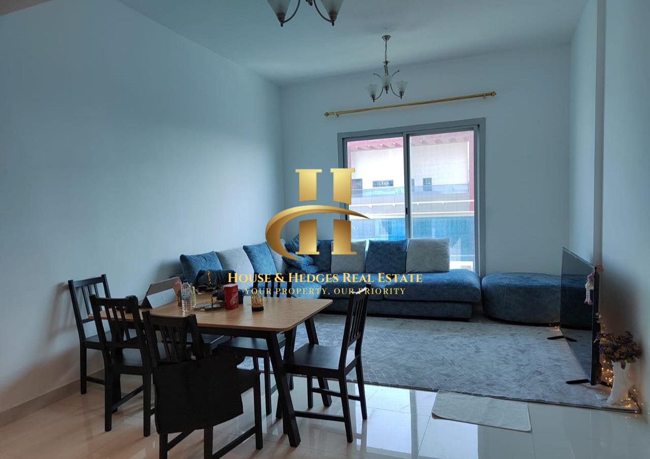 apartment card