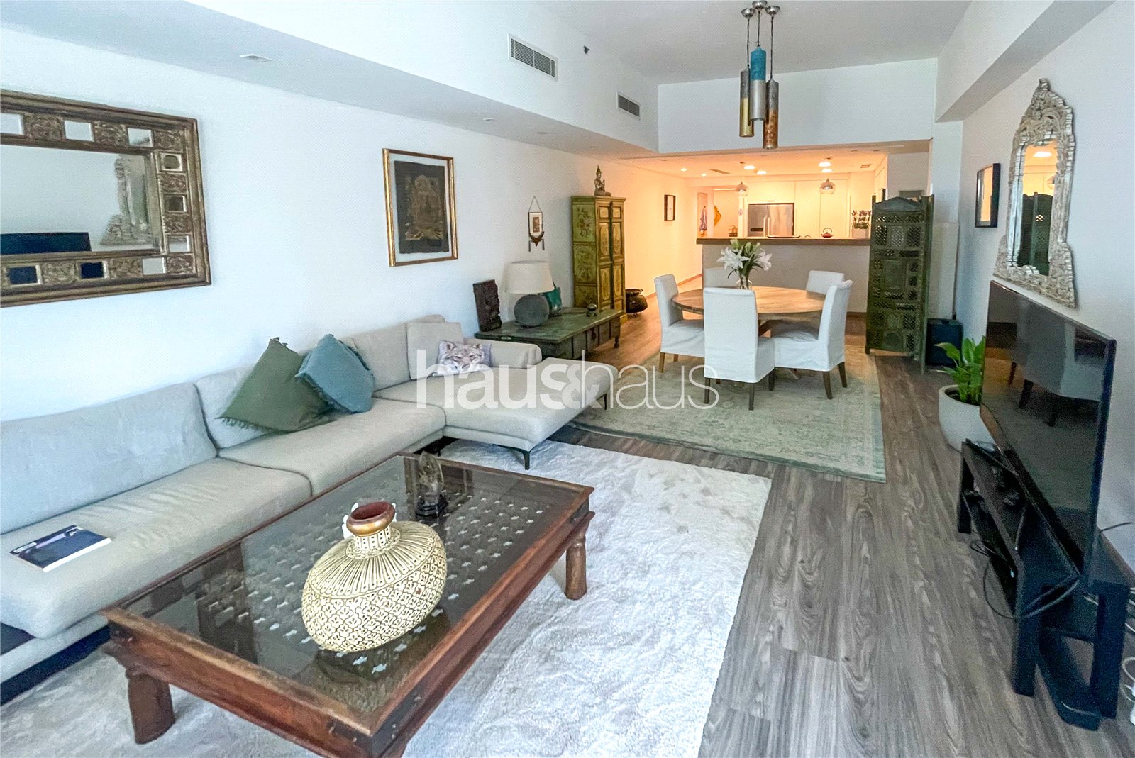 apartment card