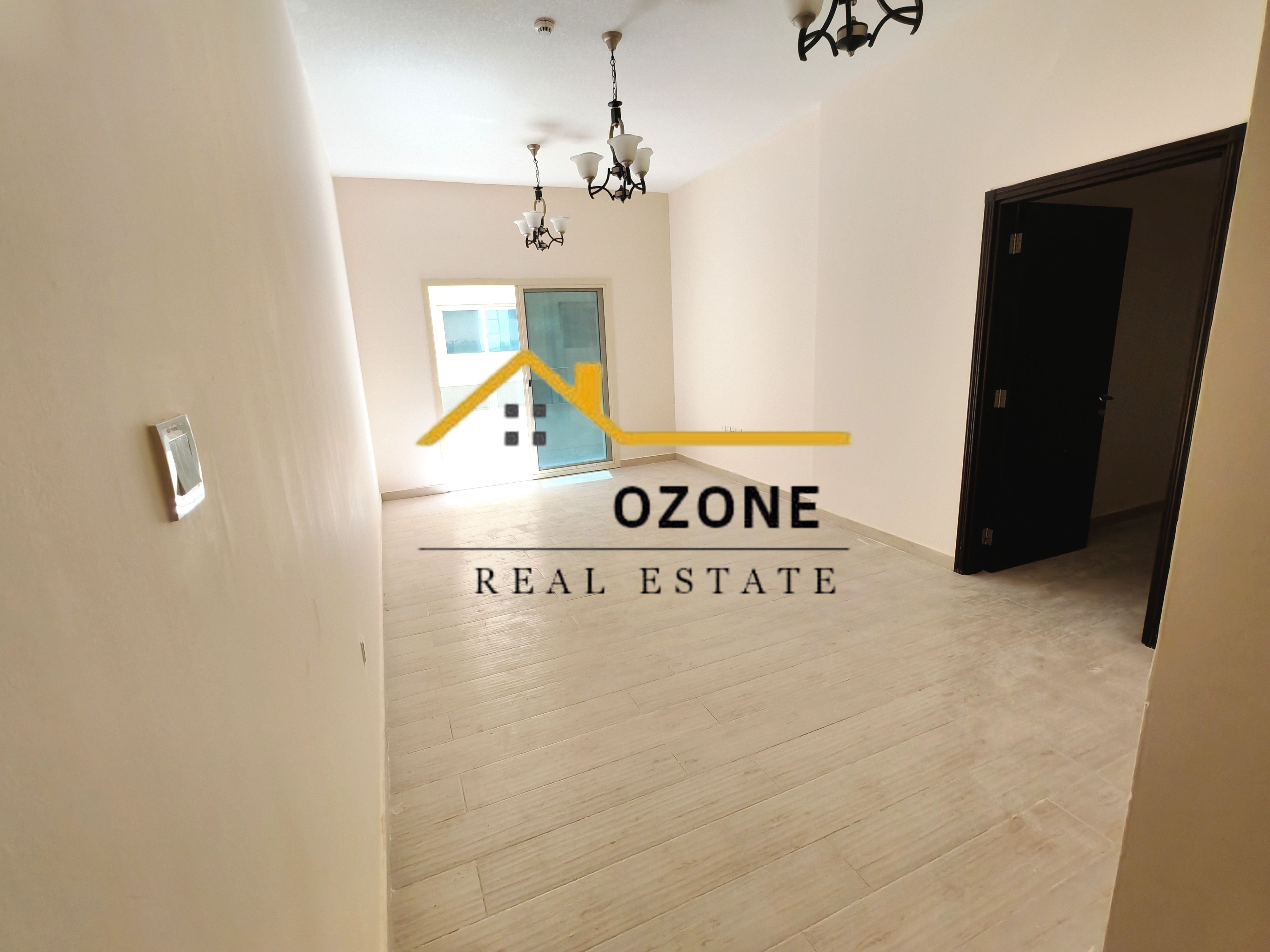 No Cash deposit\°°Family Building\°°Like New\°°Double Balconies