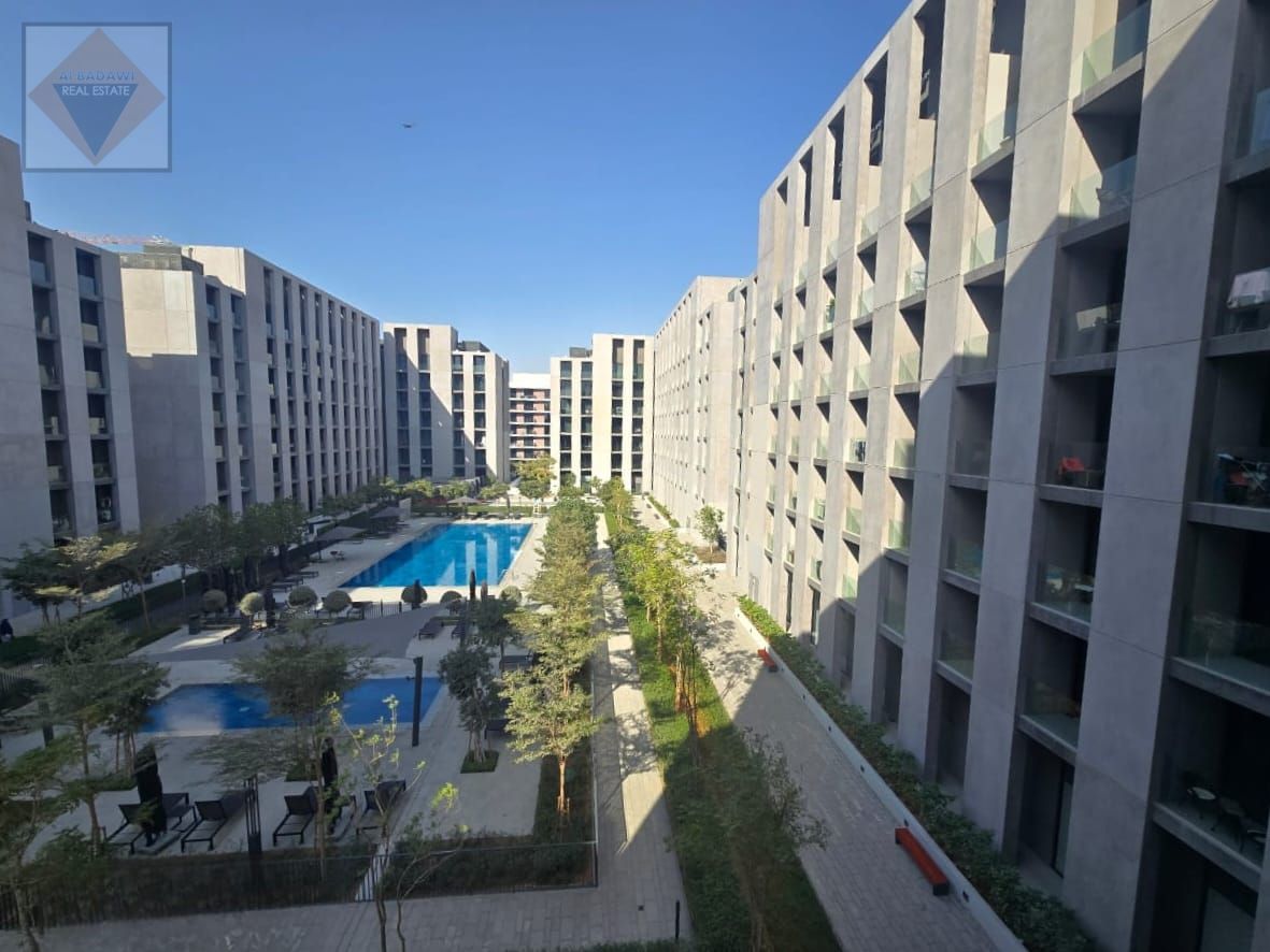 Charming 1 BHK Apartment with 2 Bathrooms and Pool View