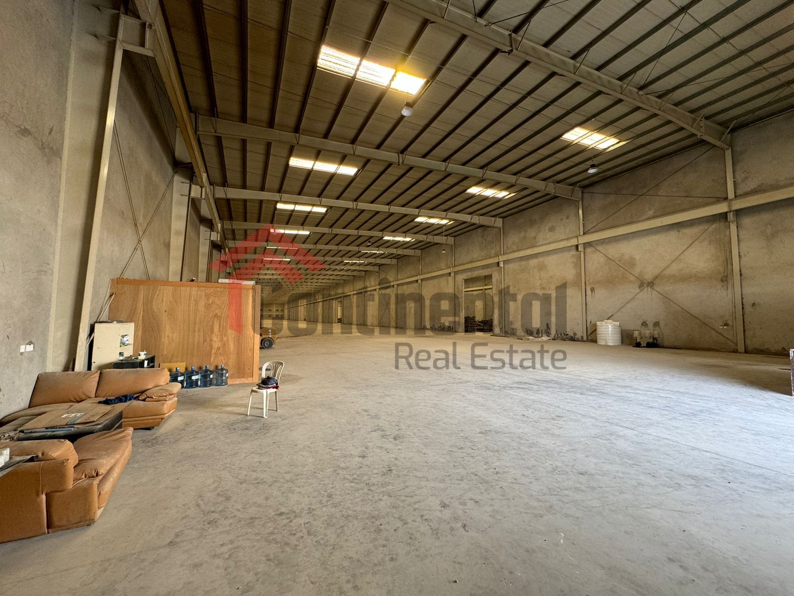 Huge warehouse for rent in Sharjah