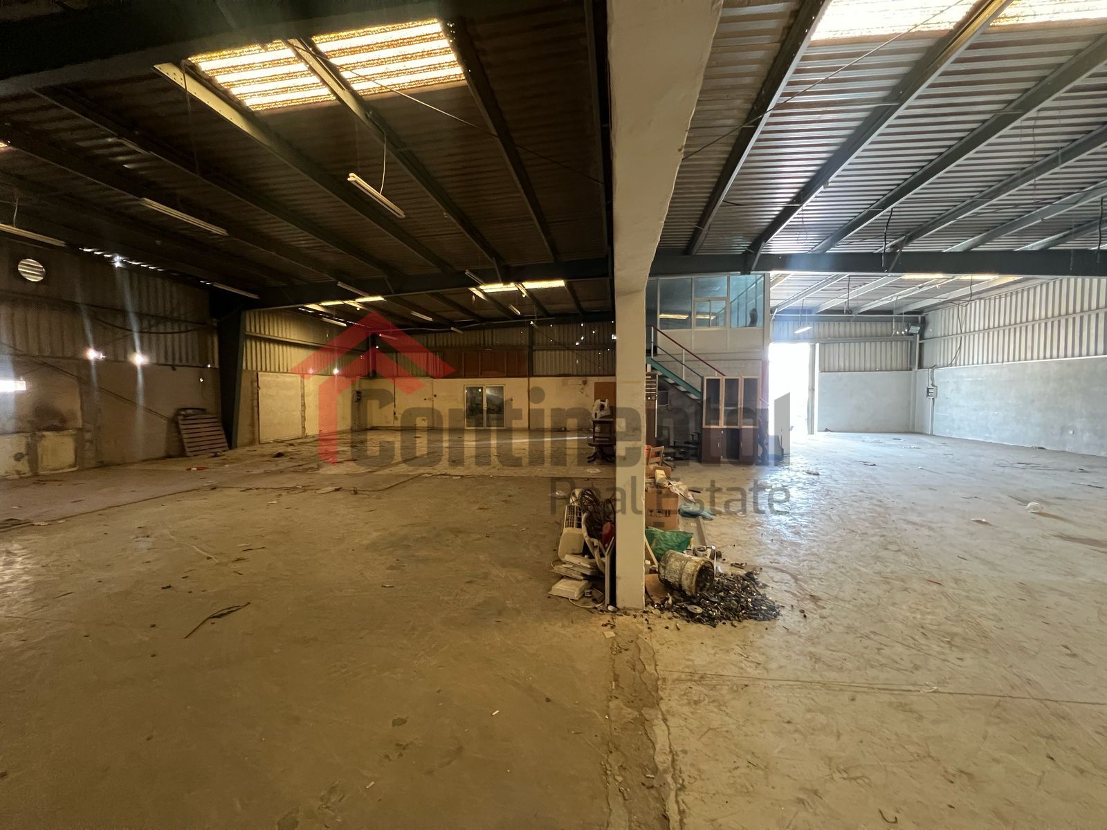 Huge warehouse for rent in Sharjah