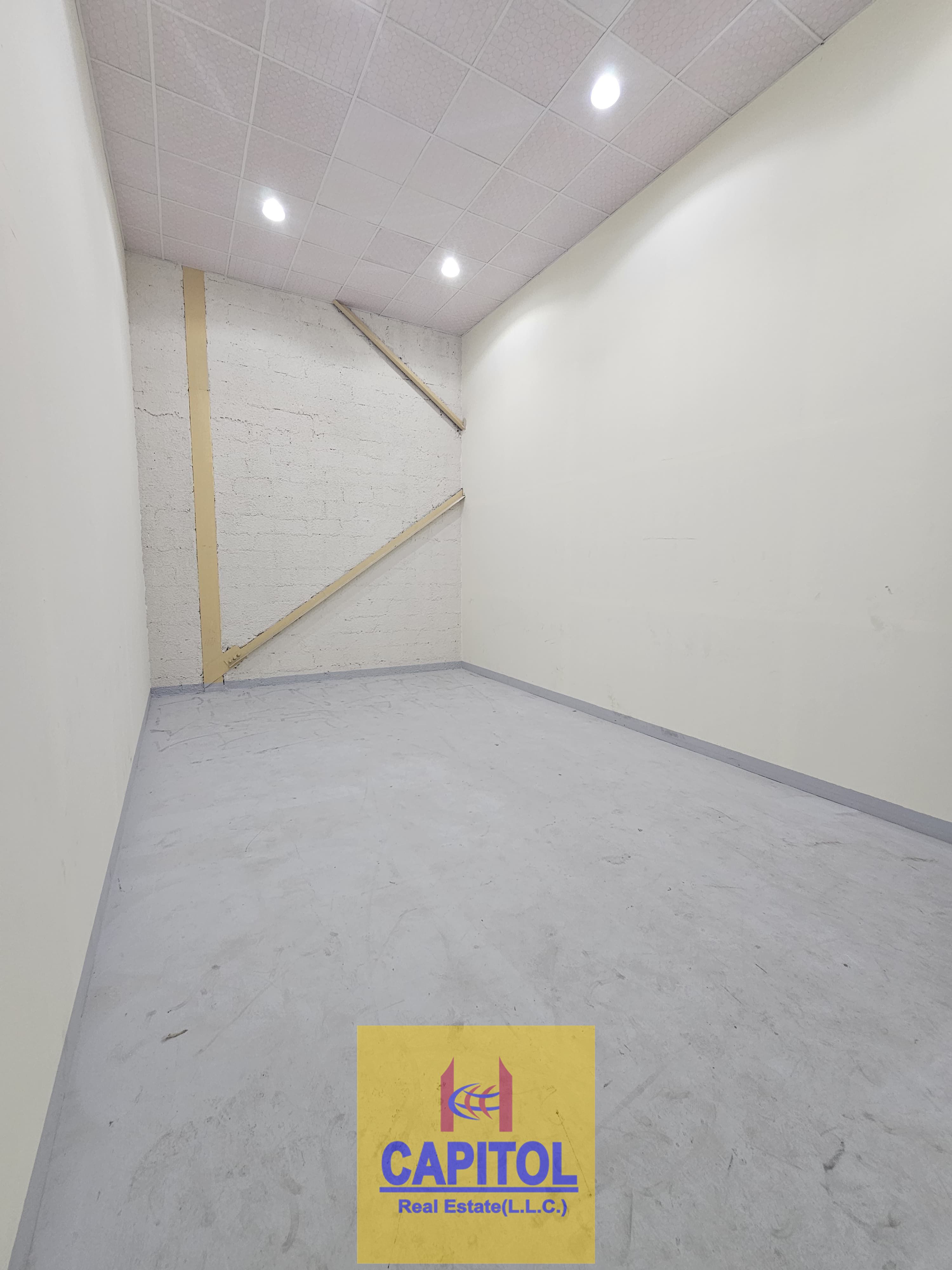 Summers Special Offer! 390 SQFT WAREHOUSE WITH GOOD HEIGHT AVAILABLE IN AL QOUZ.